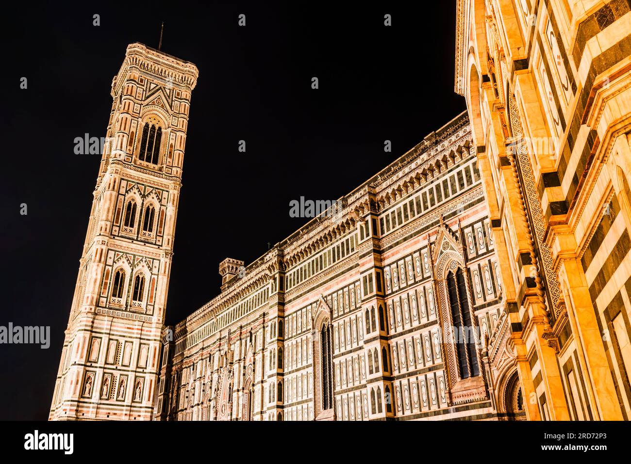Il Campanile di Giotto e il lato sud del Duomo di Firenze (Duomo) di notte, Firenze, Toscana, Italia Foto Stock