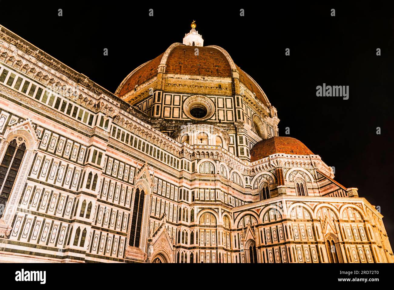 Lato sud della Cattedrale di Firenze (Duomo) di notte, Firenze, Toscana, Italia Foto Stock