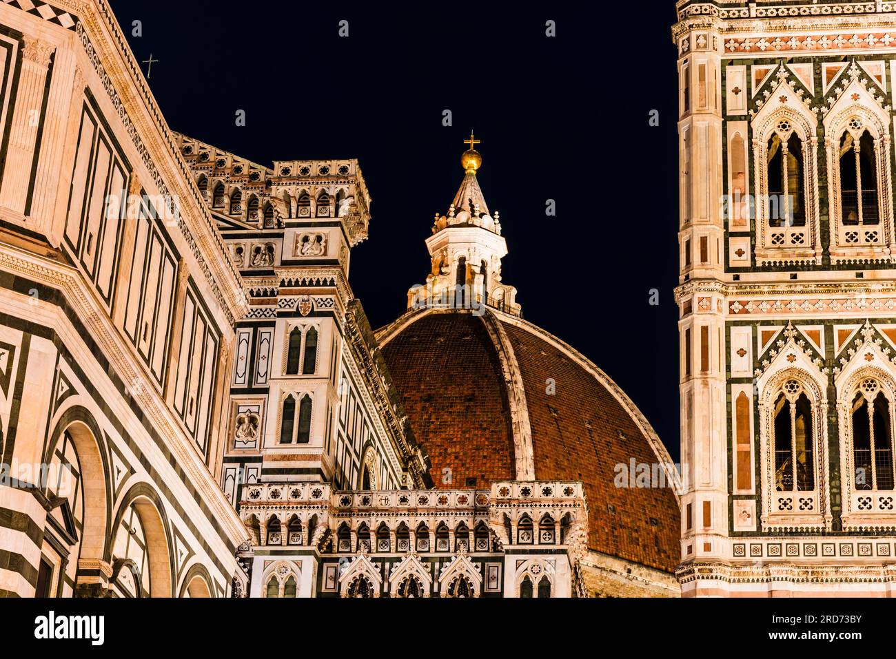 Primo piano della cupola del Duomo di Firenze (Duomo) di notte, Firenze, Toscana, Italia Foto Stock