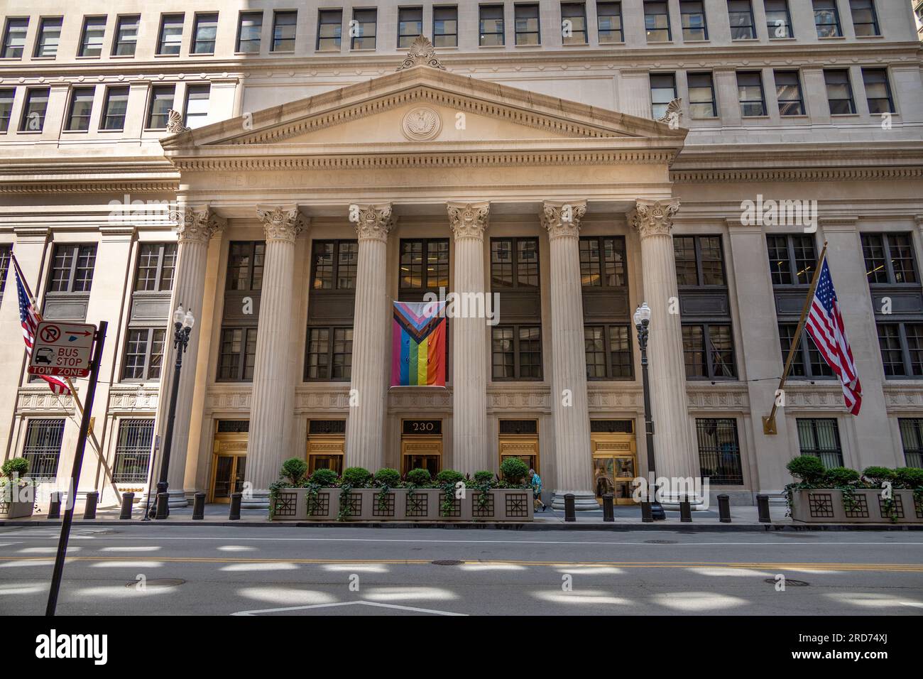 Facciata esterna dell'edificio della Federal Reserve Bank of Chicago nel quartiere finanziario di Chicago Foto Stock