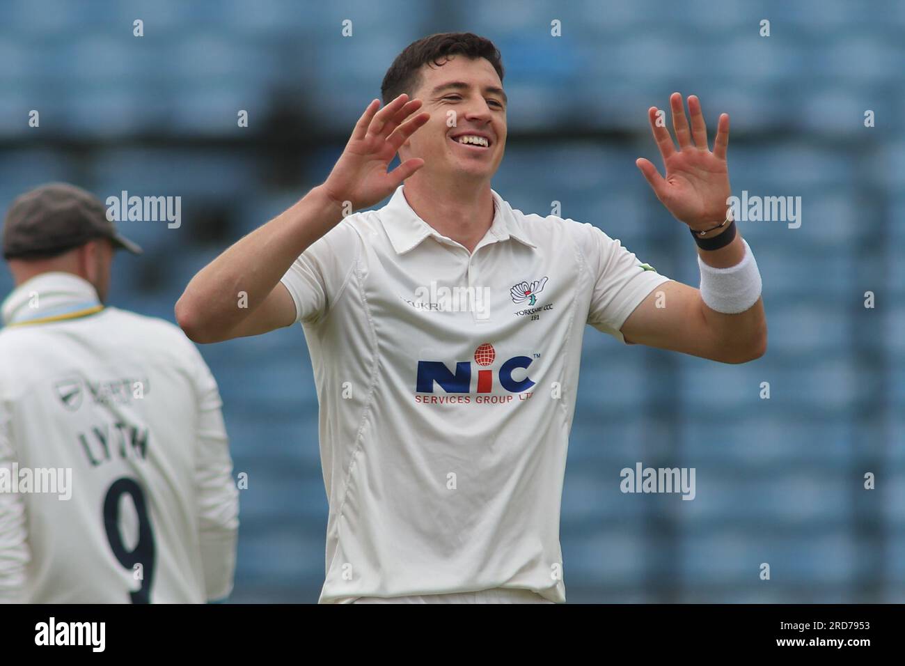 Clean Slate Headingley Stadium, Leeds, West Yorkshire, Regno Unito. 19 luglio 2023. Sussex County Cricket Club nello scontro del campionato della contea di assicurazione presso il Clean Slate Headingley Stadium. Credito del club di cricket della contea dello Yorkshire: Touchlinepics/Alamy Live News Foto Stock