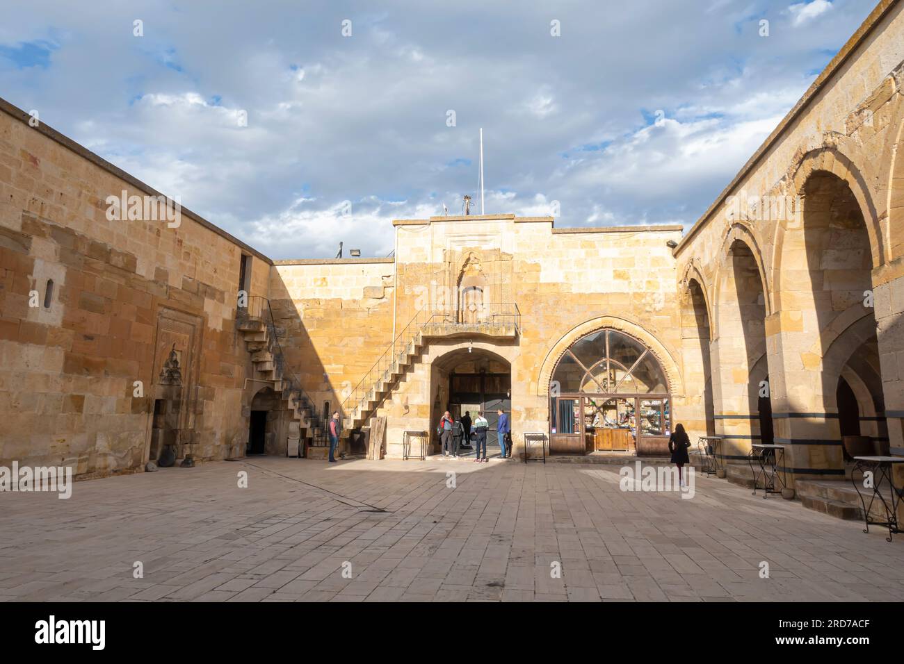 Esterno del Saruhan Caravanserai. Cappadocia Turchia XIII secolo Foto Stock