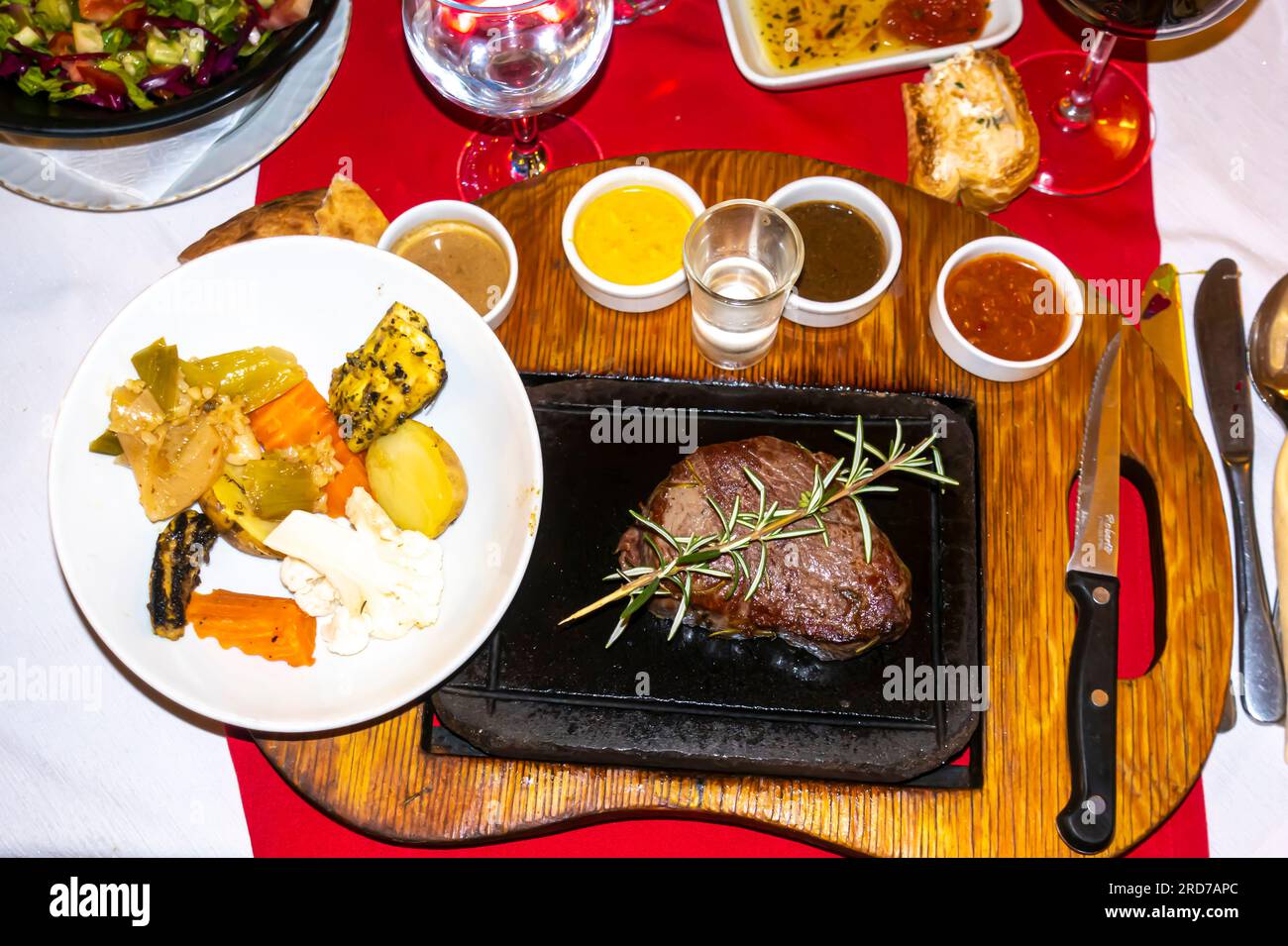 Filetto con 4 salse servito nell'Orient Restaurant Goreme Cappadocia Foto Stock