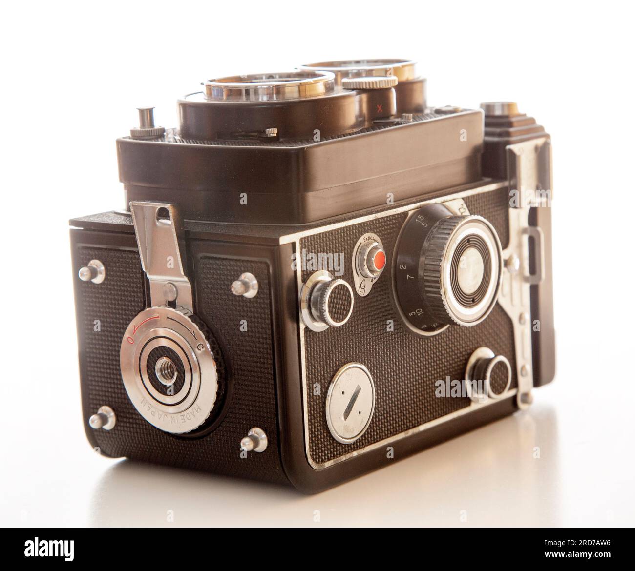 Yashica 24, una fotocamera tlr reflex a doppio obiettivo prodotta in Giappone intorno al 1967, con pellicola a 220°. Foto Stock