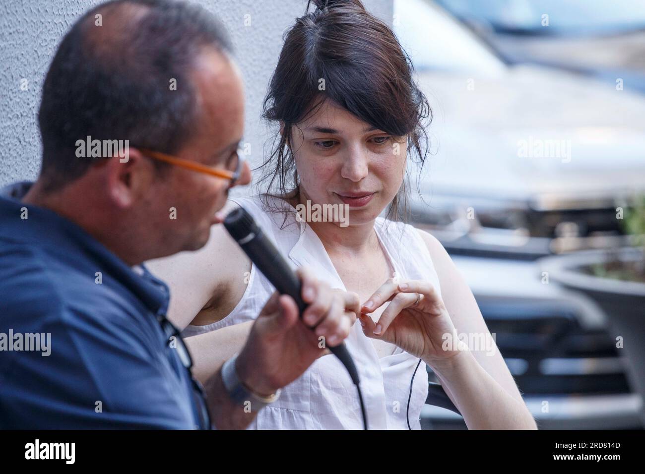 La poeta Maria Borio è stata ospite degli eventi organizzati da Daniele De Angelis della Libreria Prosperi presso la Birretta. Foto Stock