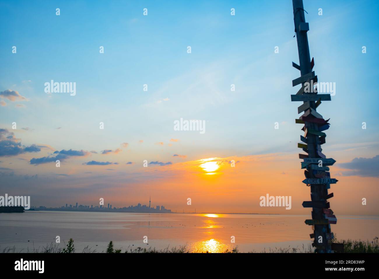 Alba di Toronto da Lakeshore a Etobicoke, Canada, giorno d'estate. Foto Stock