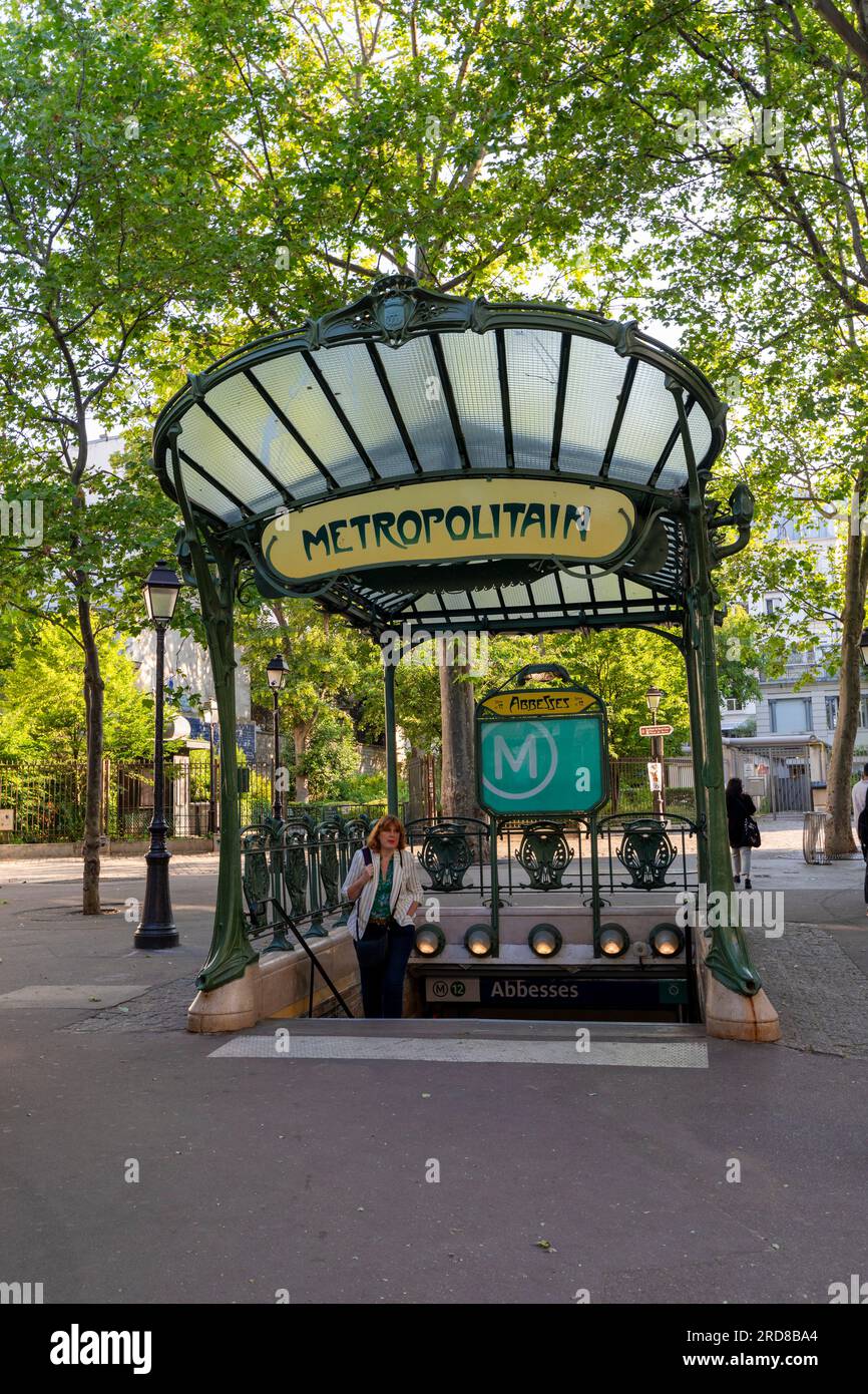 Stazione della metropolitana Abbesses, Montmartre, Parigi, Francia, Europa Foto Stock