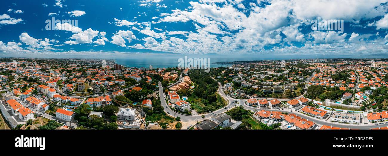 Vista panoramica aerea di Cascais, 30 km a ovest di Lisbona sulla Riveira portoghese, Cascais, Portogallo, Europa Foto Stock
