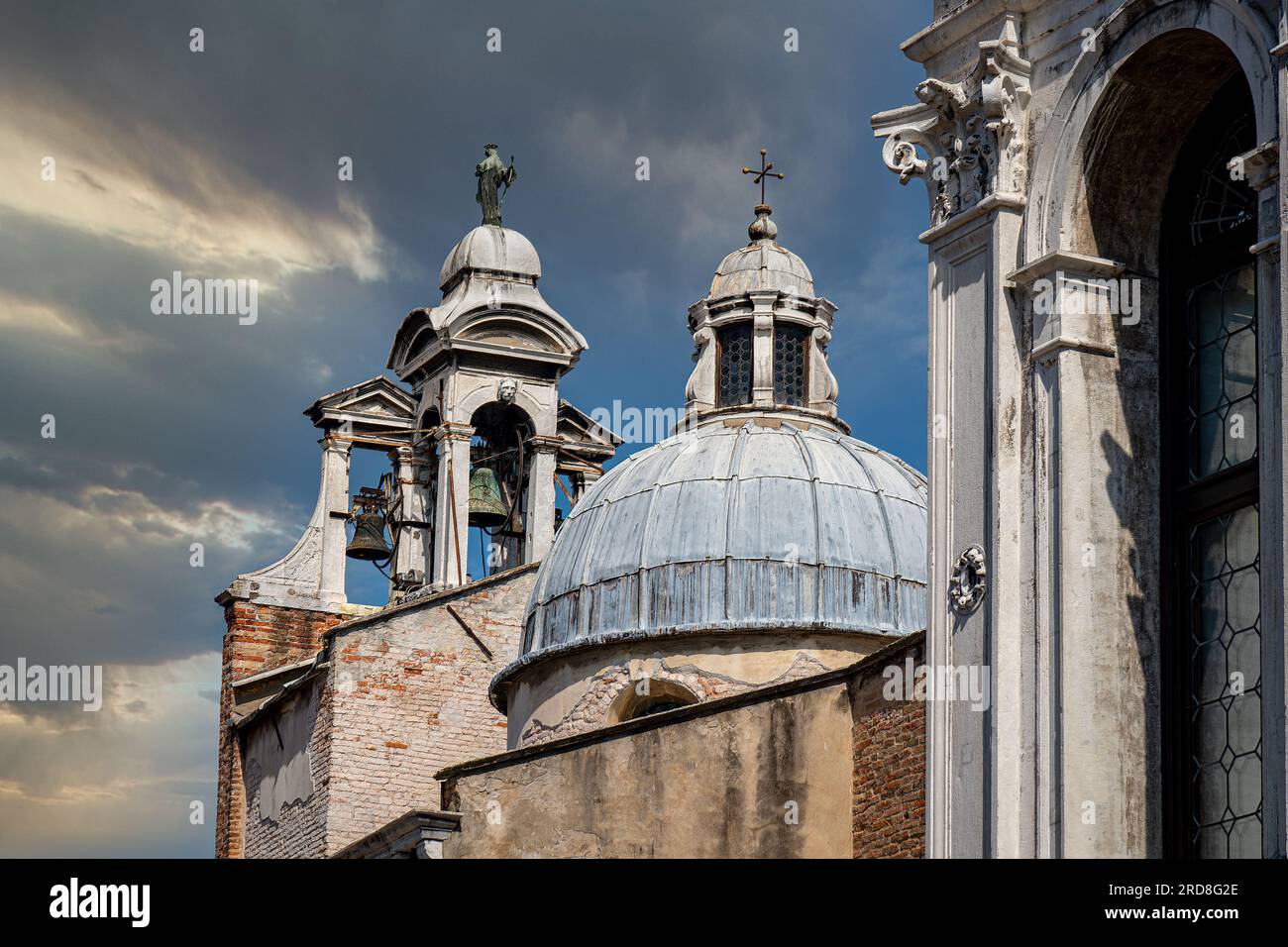 la chiesa di San Giacomo di Rialto, popolarmente conosciuta come San Giacometo, è considerata l'edificio più antico di Venezia Foto Stock