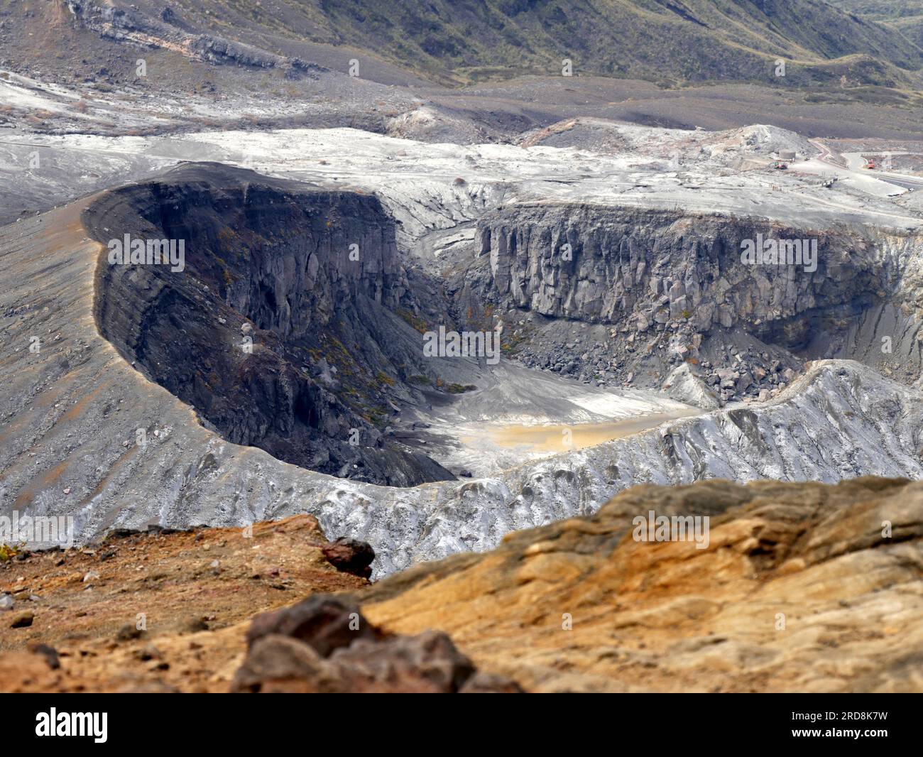 Cratere vulcanico ASO a Kumamoto, Kuyshu, Giappone. Vulcani attivi giapponesi Foto Stock