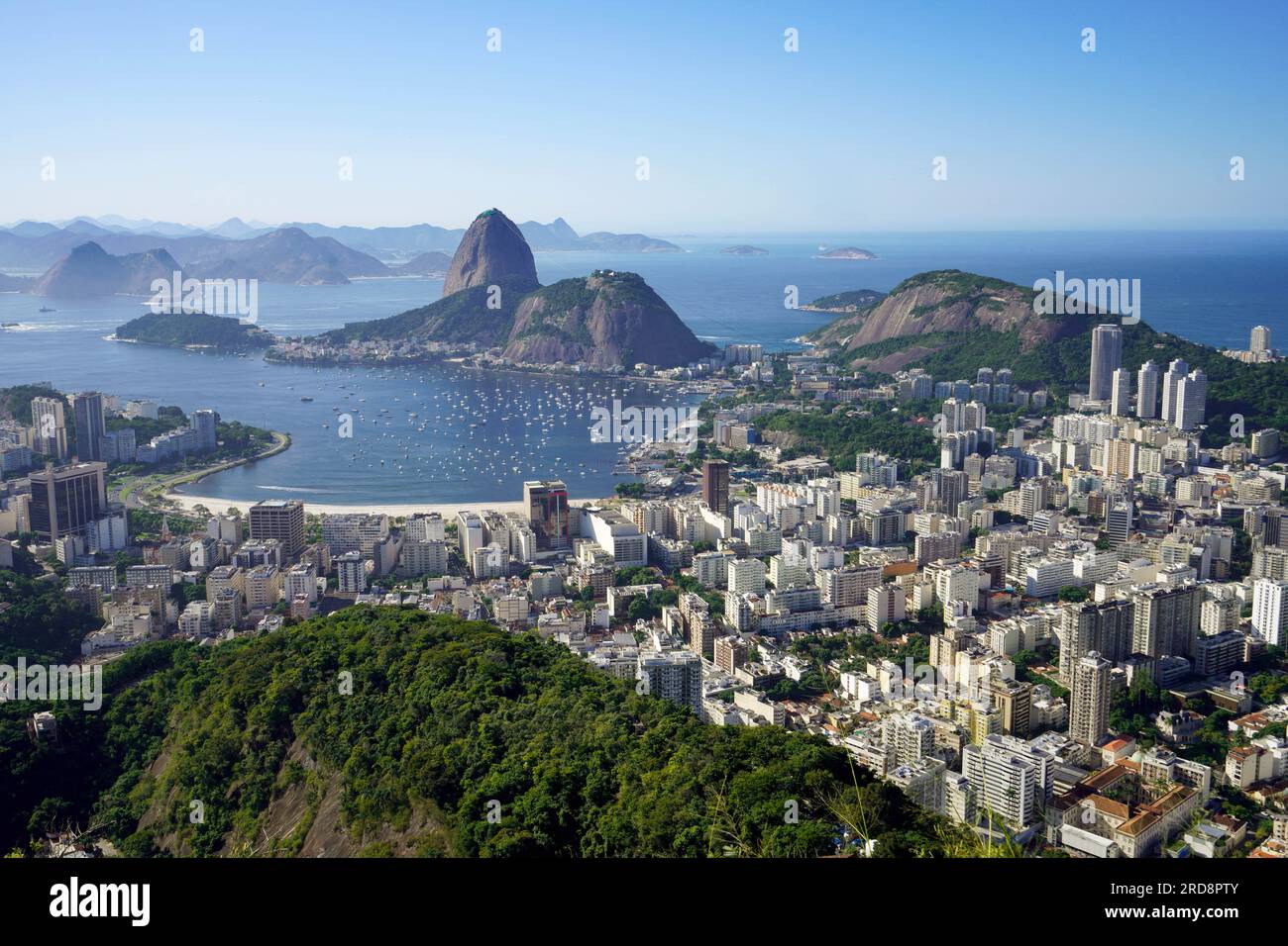 Paesaggio urbano di Rio de Janeiro e Baia di Guanabara con il distretto di Botafogo a Rio de Janeiro, Brasile Foto Stock