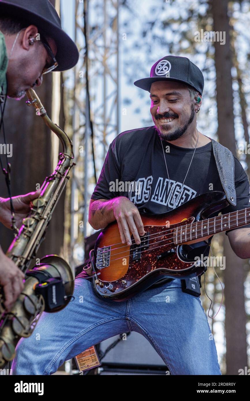 Grass Valley, Stati Uniti. 14 luglio 2023. California WorldFest ospita la Los Angeles Band Ozomatli, vincitrice del Grammy, come Western U.S. L'onda di calore continua. 13-16 luglio 2023 (foto di Penny Collins/NurPhoto) credito: NurPhoto SRL/Alamy Live News Foto Stock