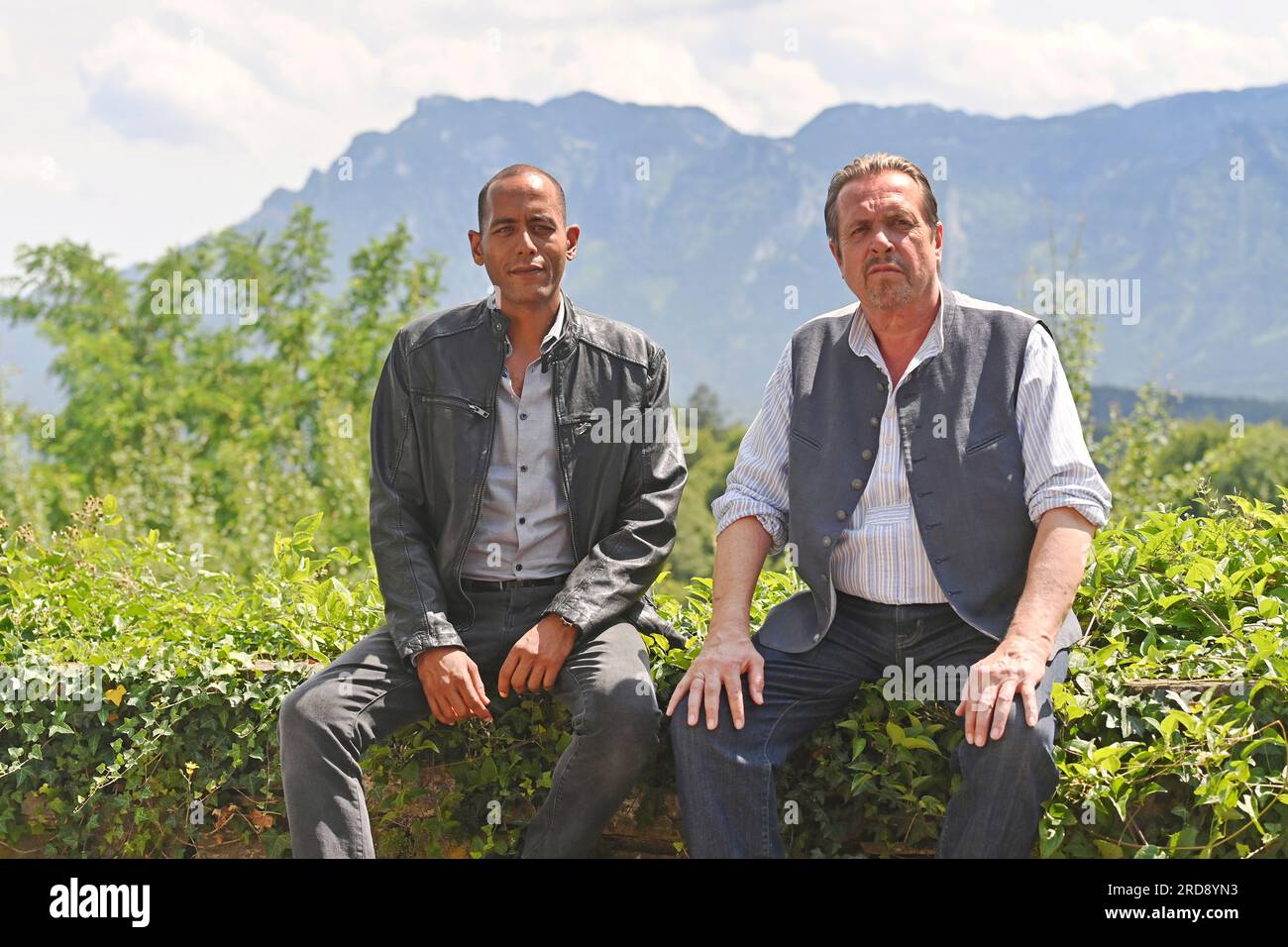 Anello pneumatico, Deutschland. 19 luglio 2023. Da sinistra: Peter MARTON (interpreta Jerry Paulsen), Andreas GIEBEL (spels Bendikt Beissl), appuntamento stampa sul set: Episodio 56 della quinta stagione WATZMANN RILEVATO il 19 luglio 2023 ad Ainring? Credito: dpa/Alamy Live News Foto Stock