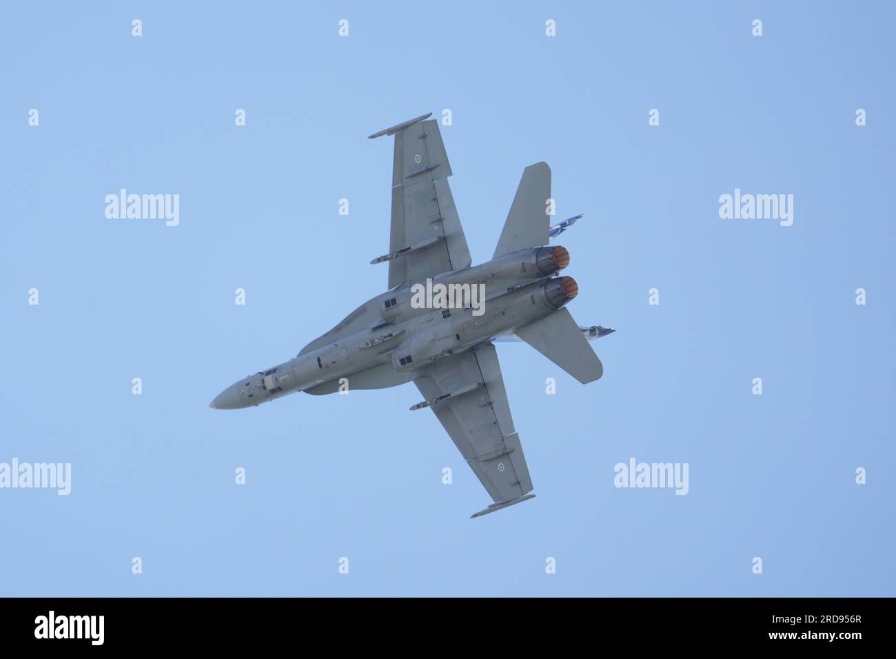 F/A-18C Hornet della Finnish Air Force si esibisce al Royal International Air Tattoo Fairford 2023 Foto Stock