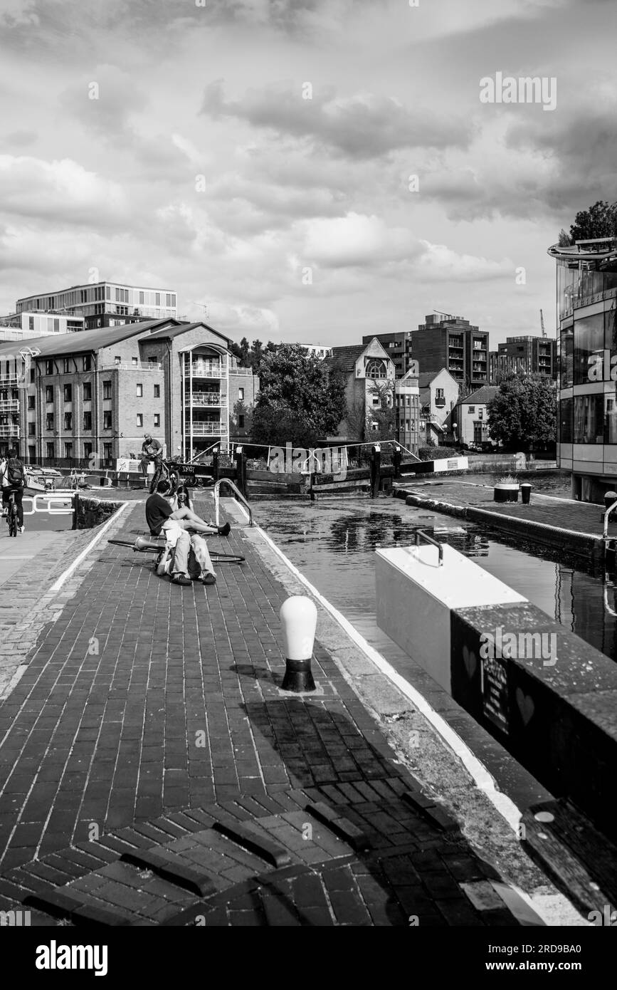 Lungo il Regent's Canal di Londra Foto Stock