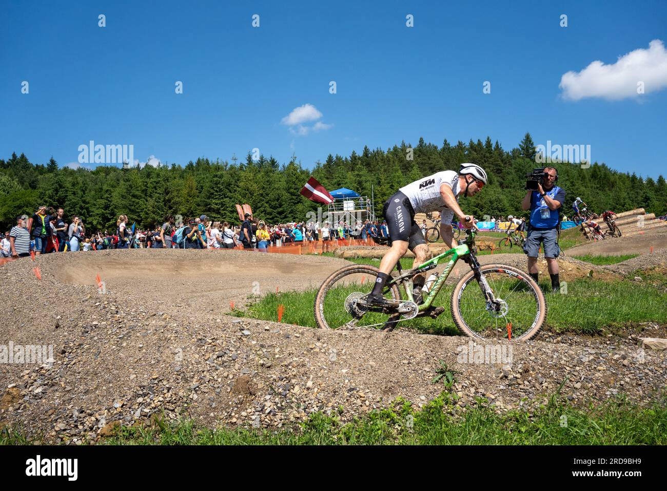 Luca Schwarzbauer guida il primo giro dei Campionati europei UEC MTB Elite 2023 - Giochi europei - Cracovia, Kraków/Krynica-Zdrój Foto Stock