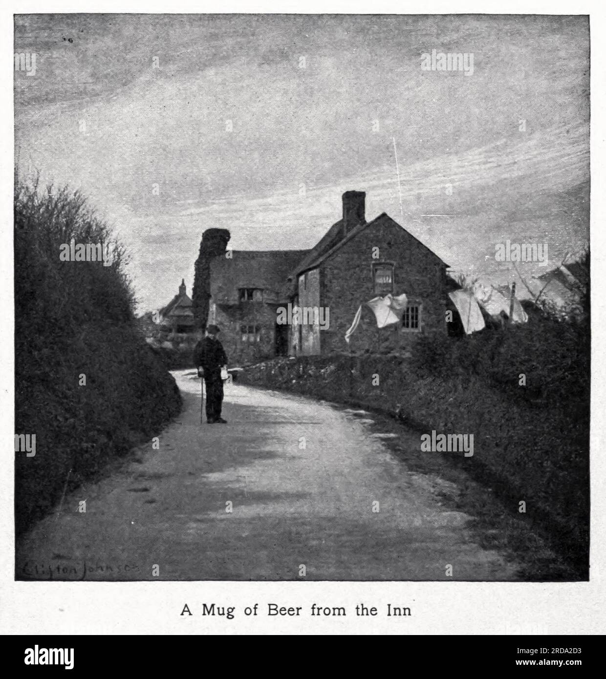 A Mug of Beer from the Inn fotografia in bianco e nero dal libro ' Among English Hedgerows' di Clifton Johnson, 1865-1940 data di pubblicazione 1899 ristampata nel 1914 Publisher New York : The Macmillan co.; London, Macmillan and co., ltd. Foto Stock A Mug of Beer from the Inn fotografia in bianco e nero dal libro ' Among English Hedgerows' di Clifton Johnson, 1865-1940 data di pubblicazione 1899 ristampata nel 1914 Publisher New York : The Macmillan co.; London, Macmillan and co., ltd. Foto Stock
