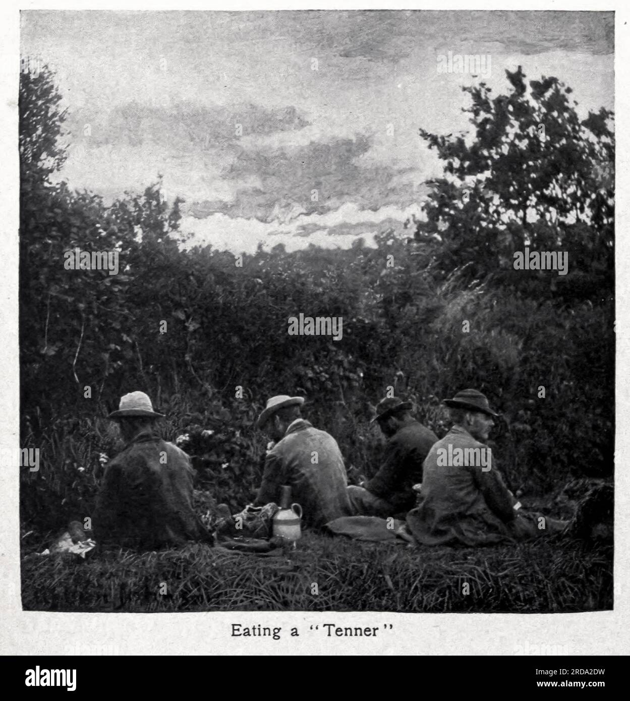 Eating 'a Tenner' Fotografia in bianco e nero dal libro ' Among English Hedgerows' di Clifton Johnson, 1865-1940 data di pubblicazione 1899 ristampata nel 1914 Publisher New York : The Macmillan co.; London, Macmillan and co., ltd. Foto Stock Eating 'a Tenner' Fotografia in bianco e nero dal libro ' Among English Hedgerows' di Clifton Johnson, 1865-1940 data di pubblicazione 1899 ristampata nel 1914 Publisher New York : The Macmillan co.; London, Macmillan and co., ltd. Foto Stock
