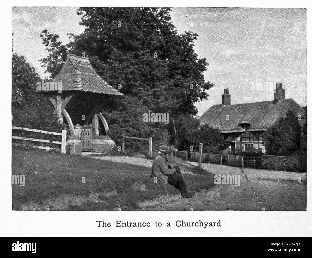 The Entrance to a Churchyard black and white Photograph from the book ' Among English Hedgerows' by Clifton Johnson, 1865-1940 data di pubblicazione 1899 ristampato nel 1914 Publisher New York : The Macmillan co.; London, Macmillan and co., ltd. Foto Stock The Entrance to a Churchyard black and white Photograph from the book ' Among English Hedgerows' by Clifton Johnson, 1865-1940 data di pubblicazione 1899 ristampato nel 1914 Publisher New York : The Macmillan co.; London, Macmillan and co., ltd. Foto Stock