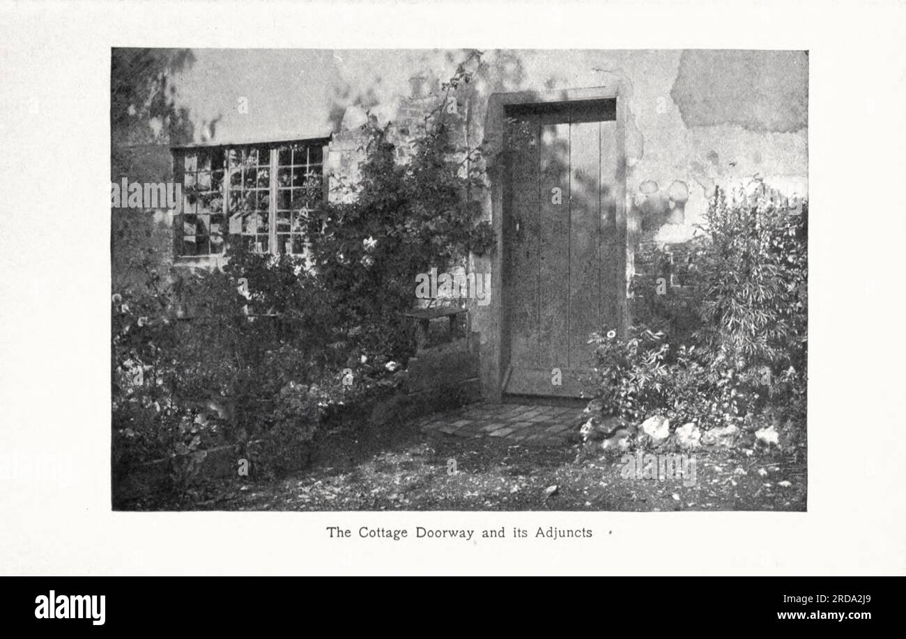 The Cottage Doorway e le sue aggiunte fotografia in bianco e nero dal libro ' Among English Hedgerows' di Clifton Johnson, 1865-1940 data di pubblicazione 1899 ristampata nel 1914 Publisher New York : The Macmillan co.; London, Macmillan and co., ltd. Foto Stock The Cottage Doorway e le sue aggiunte fotografia in bianco e nero dal libro ' Among English Hedgerows' di Clifton Johnson, 1865-1940 data di pubblicazione 1899 ristampata nel 1914 Publisher New York : The Macmillan co.; London, Macmillan and co., ltd. Foto Stock