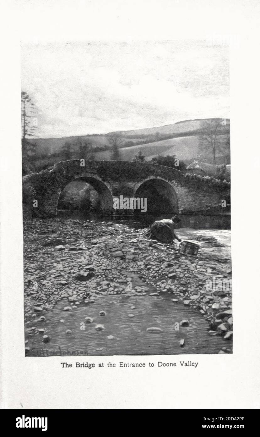 The Bridge at the Entrance to Doone Valley fotografia in bianco e nero dal libro ' Among English Hedgerows' di Clifton Johnson, 1865-1940 data di pubblicazione 1899 ristampata nel 1914 Publisher New York : The Macmillan co.; London, Macmillan and co., ltd. Foto Stock The Bridge at the Entrance to Doone Valley fotografia in bianco e nero dal libro ' Among English Hedgerows' di Clifton Johnson, 1865-1940 data di pubblicazione 1899 ristampata nel 1914 Publisher New York : The Macmillan co.; London, Macmillan and co., ltd. Foto Stock