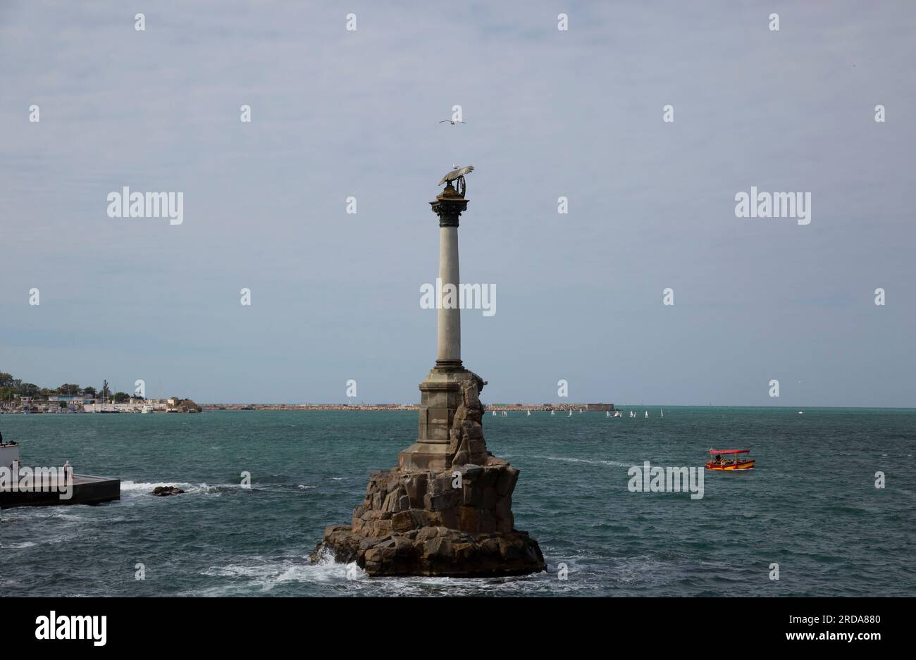 Sebastopoli, Crimea. 26 settembre 2021. Il Monumento alle navi sommerse è il simbolo della città di Sebastopoli, sulla contesa penisola di Crimea. Crediti: Katrina Kochneva/ZUMA Wire/Alamy Live News Foto Stock