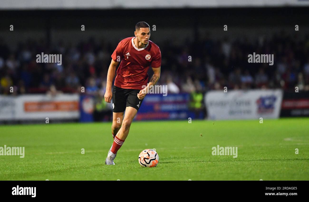 Klaidi Lolos di Crawley Town durante la partita amichevole pre-stagionale tra Crawley Town e Crystal Palace al Broadfield Stadium , Crawley , Regno Unito - 19 luglio 2023 foto Simon Dack / Telephoto Images Foto Stock