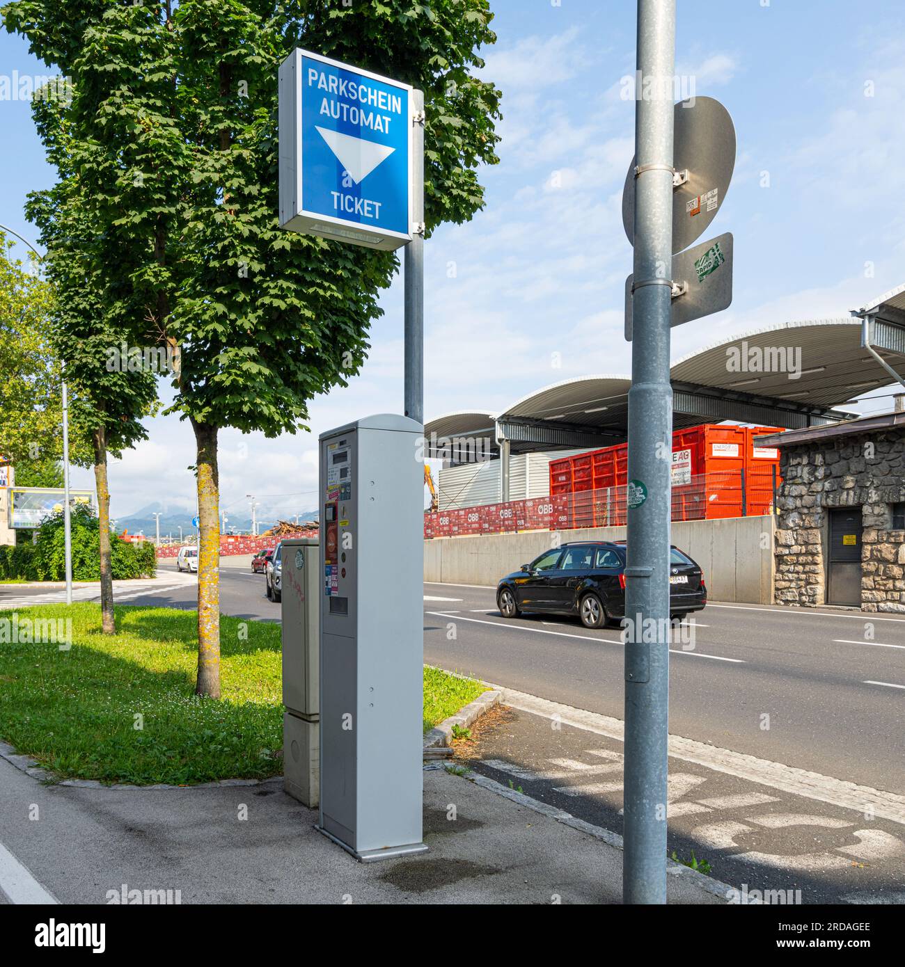 Villach, Austria. 18 luglio 2023. un parchimetro in una strada nel centro della città Foto Stock