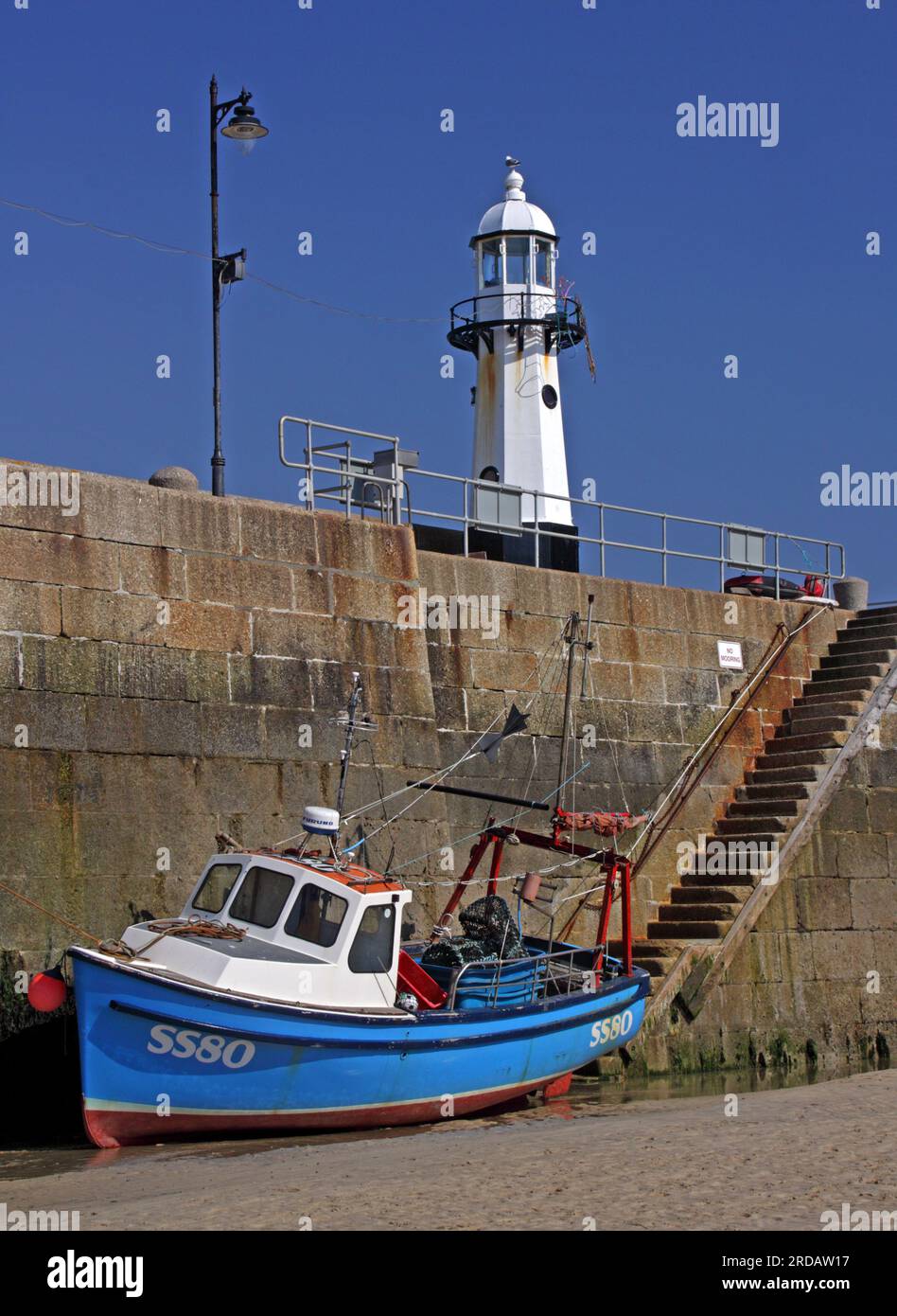 Nave SS80 ormeggiata al porto di St Ives, Cornwall Kernow , Inghilterra sudoccidentale, Regno Unito, TR26 1PU Foto Stock