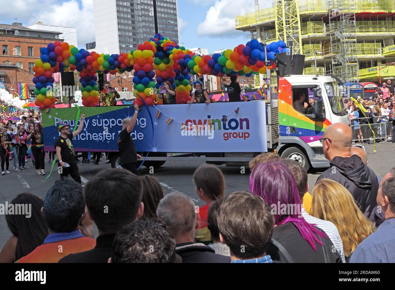 Swinton Insurance Group alla sfilata del Manchester Pride Festival, 36 Whitworth Street, Manchester, Inghilterra, Regno Unito, M1 3NR Foto Stock