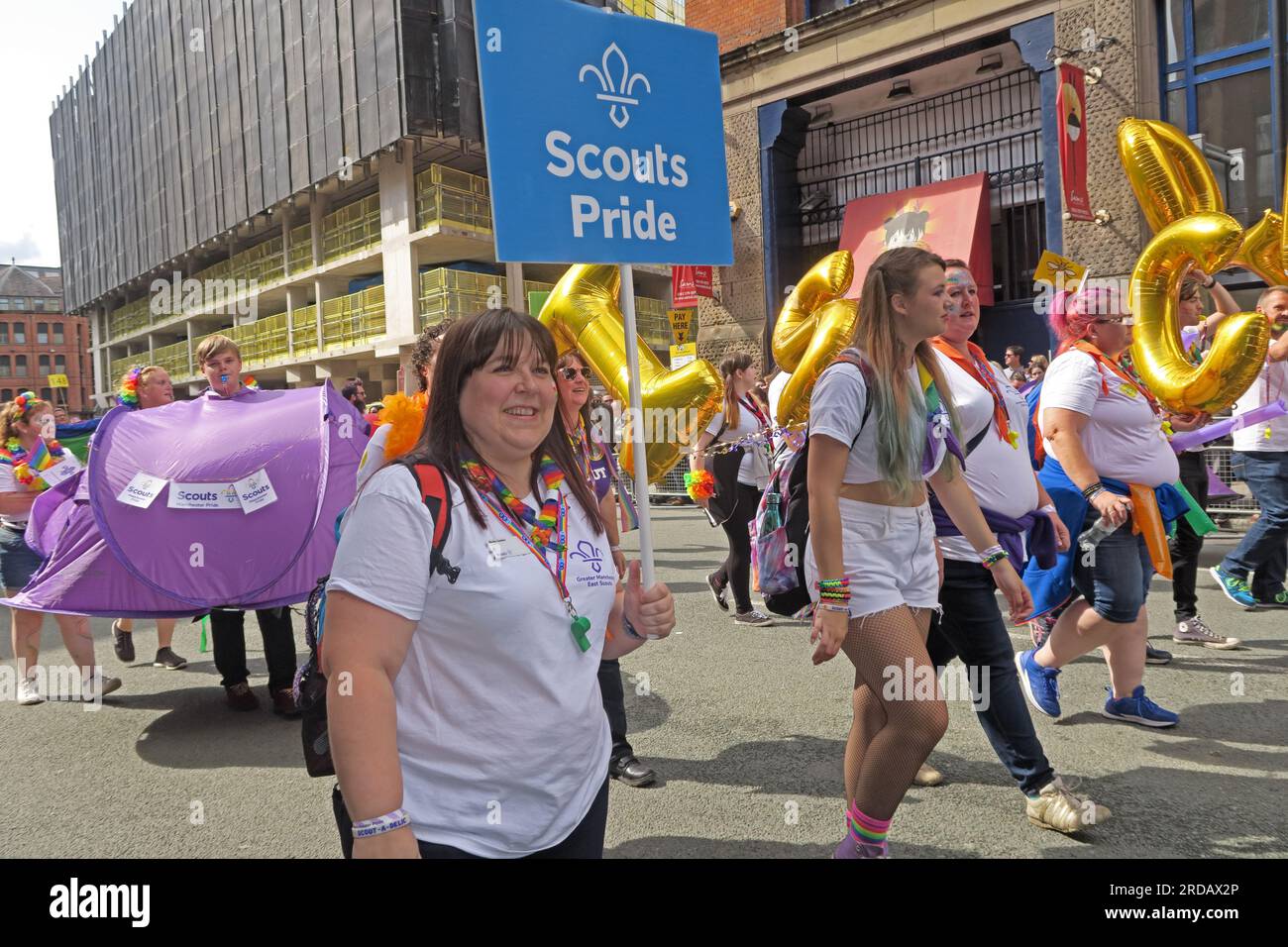 Scouts at Manchester Pride Festival Parade, 36 Whitworth Street, Manchester, Inghilterra, Regno Unito, M1 3NR Foto Stock