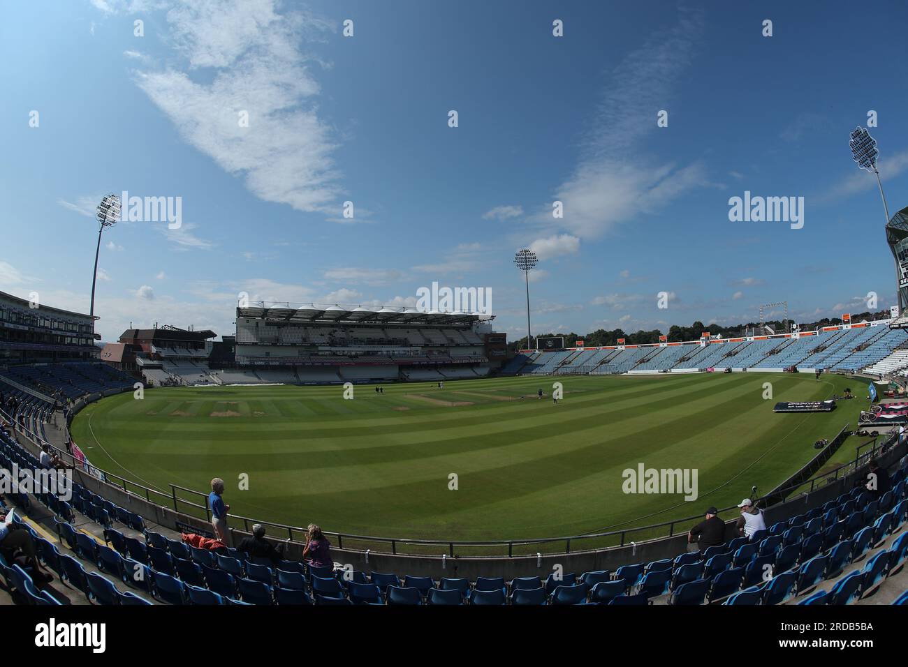 Clean Slate Headingley Stadium, Leeds, West Yorkshire, Regno Unito. 20 luglio 2023. Yorkshire County Cricket Club contro Sussex County Cricket Club nello scontro del campionato LV= Insurance County il giorno 2 al Clean Slate Headingley Stadium. Vista generale dello stadio in vista del 2° giorno dello Yorkshire County Cricket Club vs Sussex County Cricket Club nel LV= credito per il campionato della contea assicurativa: Touchlinepics/Alamy Live News Foto Stock