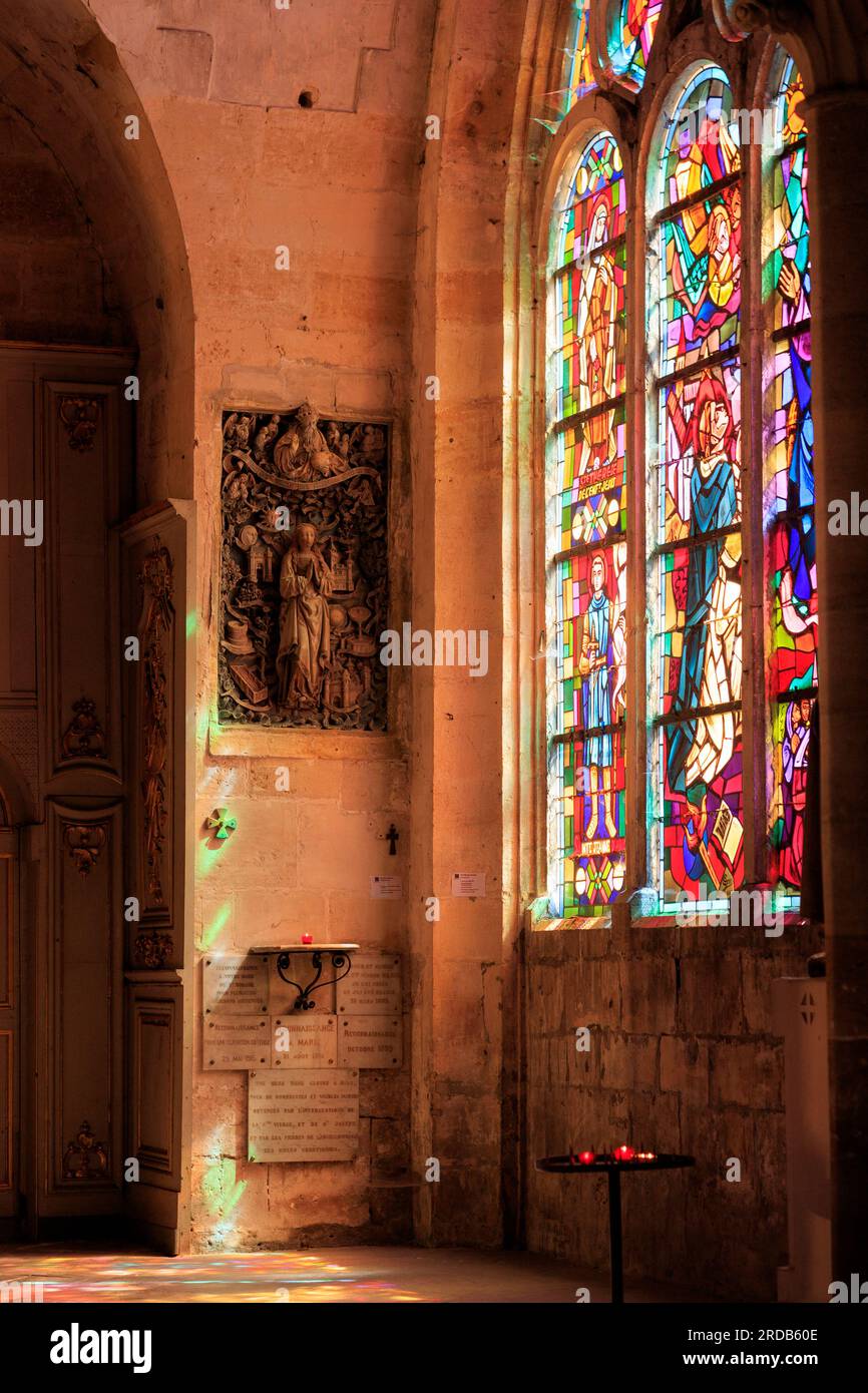 Vetrata all'interno dell'Église Notre-Dame de Bar-le-Duc Bar-le-Duc Meuse grande Est France Foto Stock