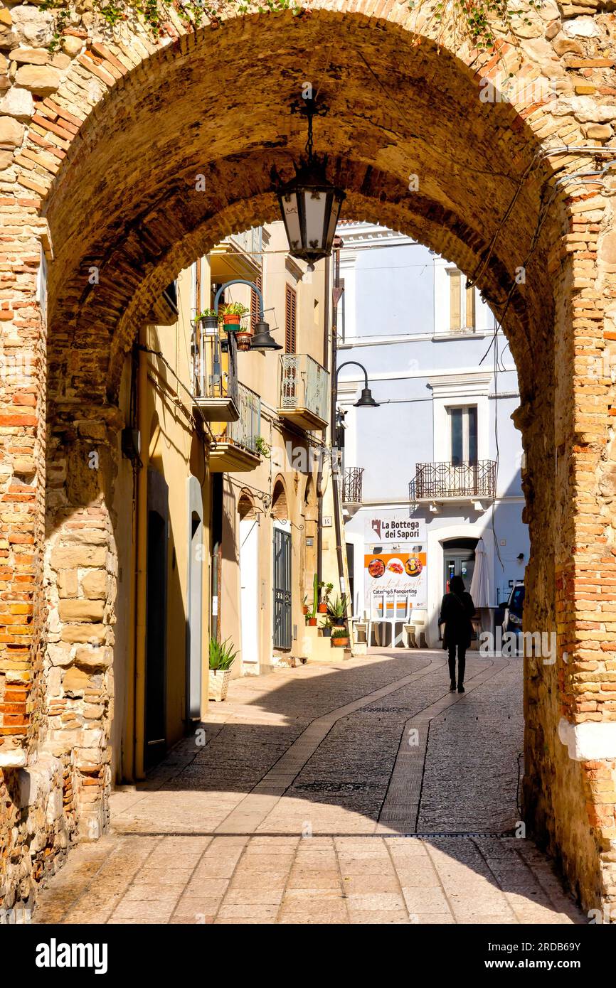 La vecchia porta nuova, Termoli, Italia Foto Stock