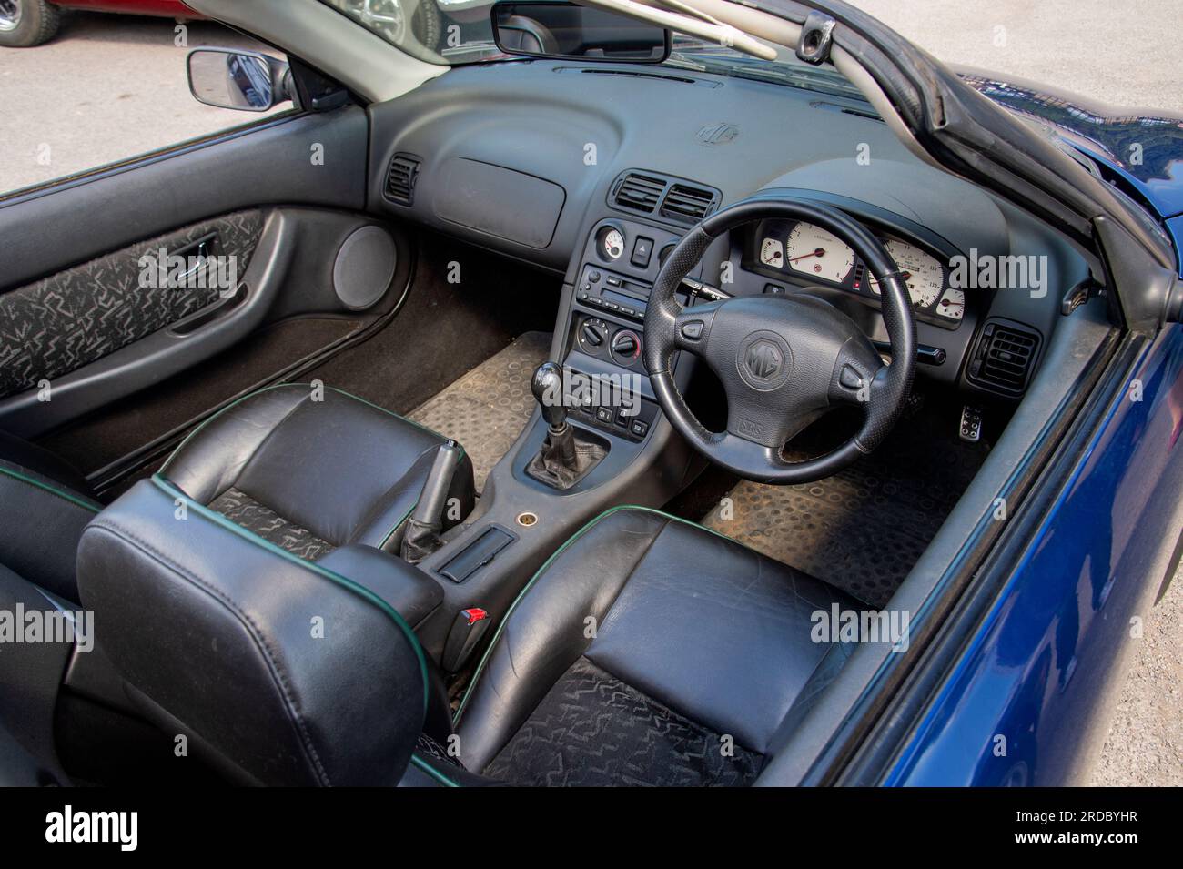 MGF moderna e classica vettura sportiva britannica a motore medio Foto Stock