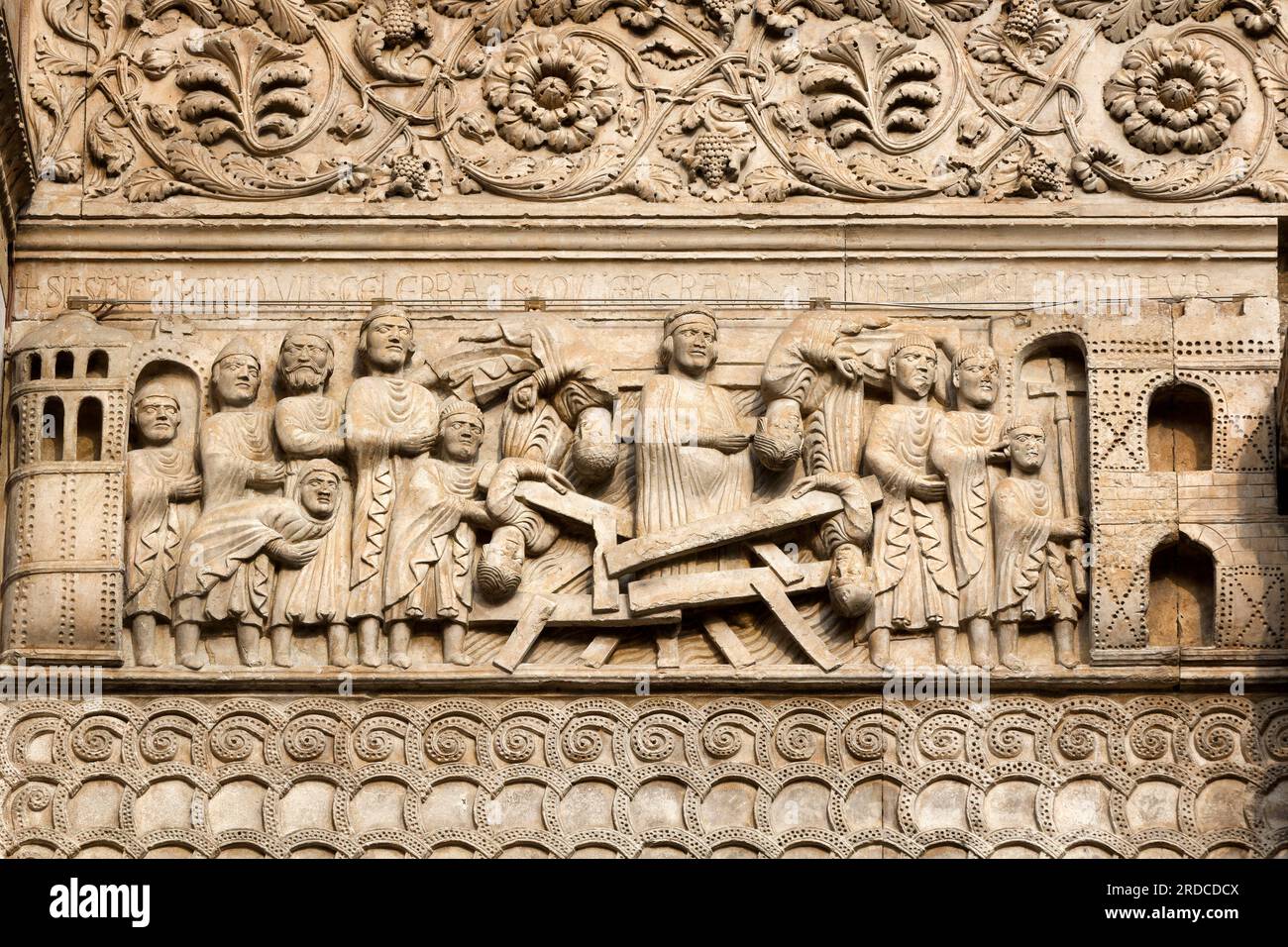 Miracoli di San Donnino, il ponte crollato, la facciata, la Cattedrale di Fidenza, uno dei migliori capolavori del romanico, Italia Foto Stock