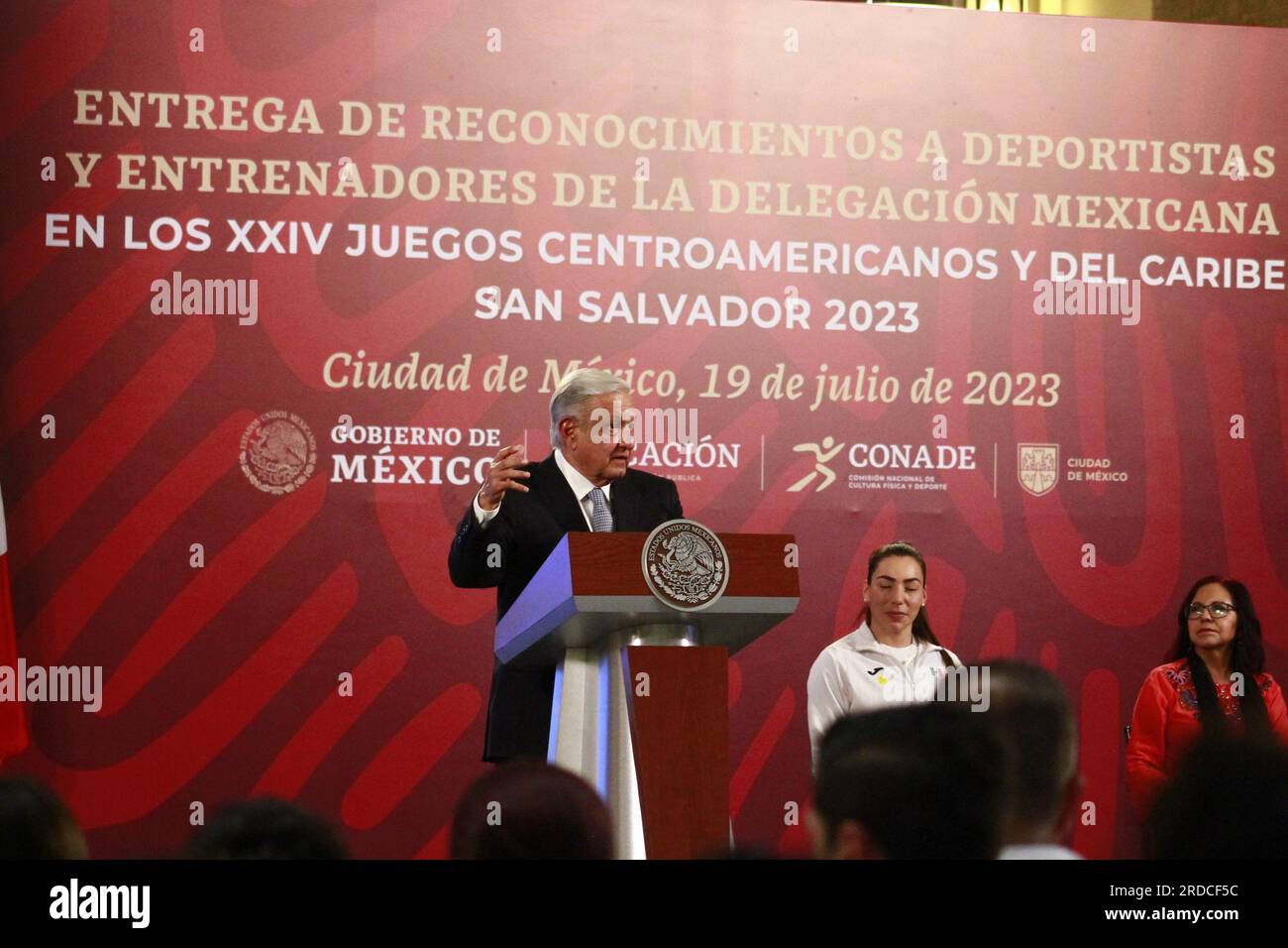 Città del Messico, Messico. 19 luglio 2023. 19 luglio 2023 a città del Messico, Messico: Il presidente messicano Andres Manuel Lopez Obrador parla durante la cerimonia di premiazione per gli atleti della delegazione messicana ai XXIV Giochi centroamericani e caraibici. Al Palazzo Nazionale. Il 19 luglio 2023 a città del Messico, Messico. (Foto di Carlos Santiago/ Credit: Eyepix Group/Alamy Live News Foto Stock