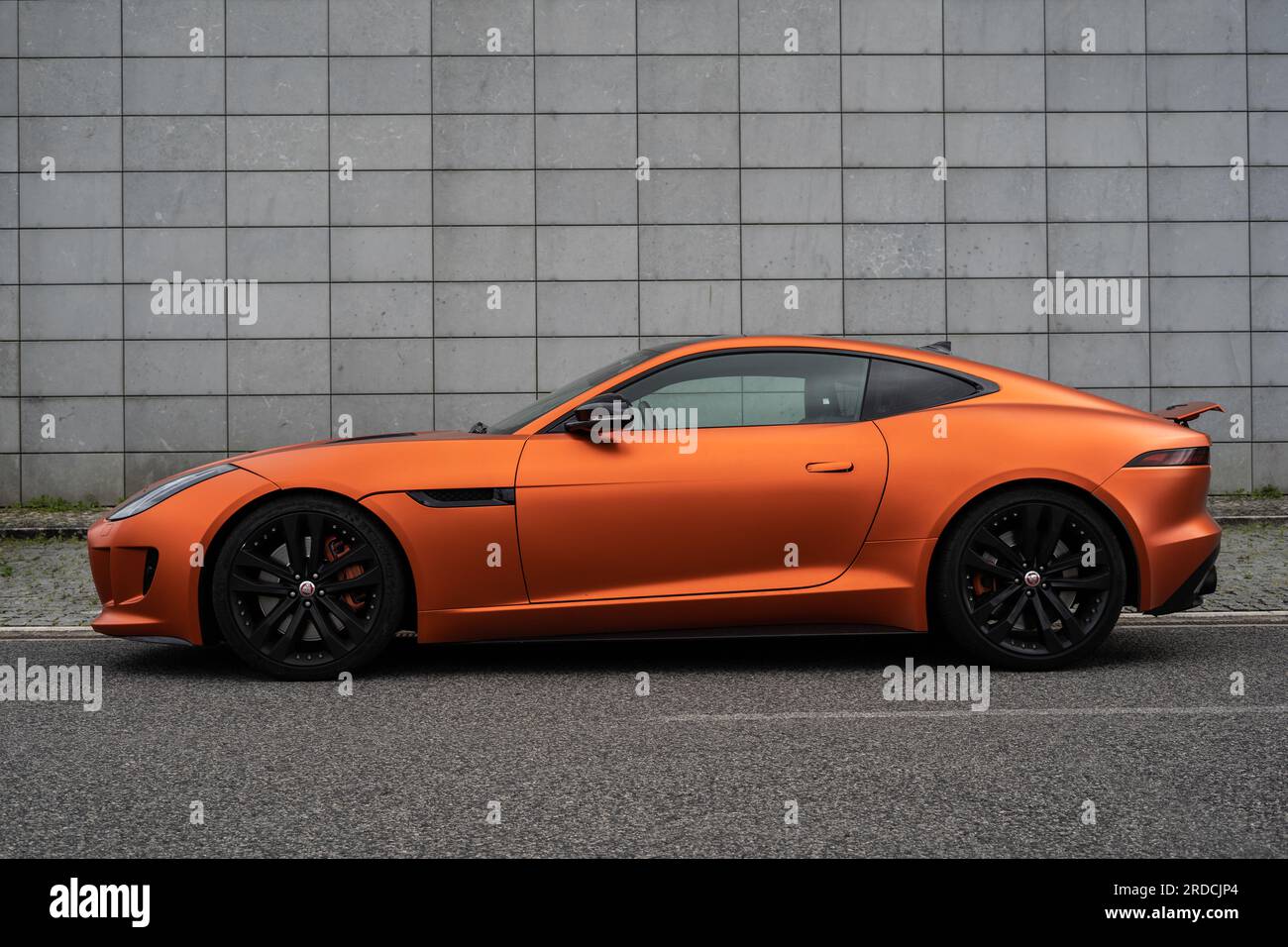 Jaguar F-Type Full Orange Wrap Foto Stock