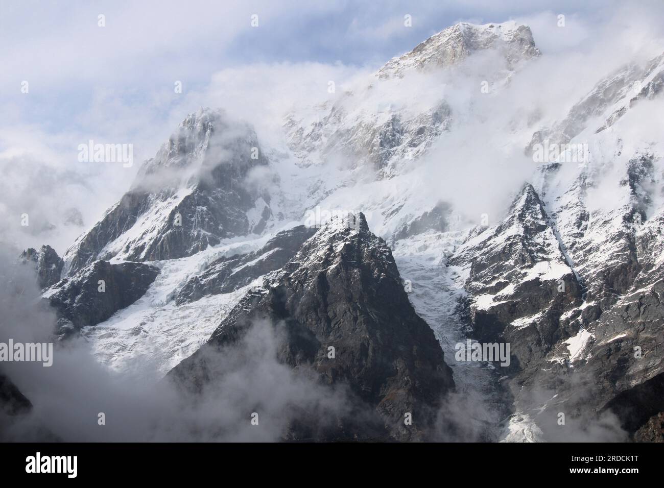 "Maestà Himalayana: Serenità e grandiosità in perfetta armonia." Foto Stock
