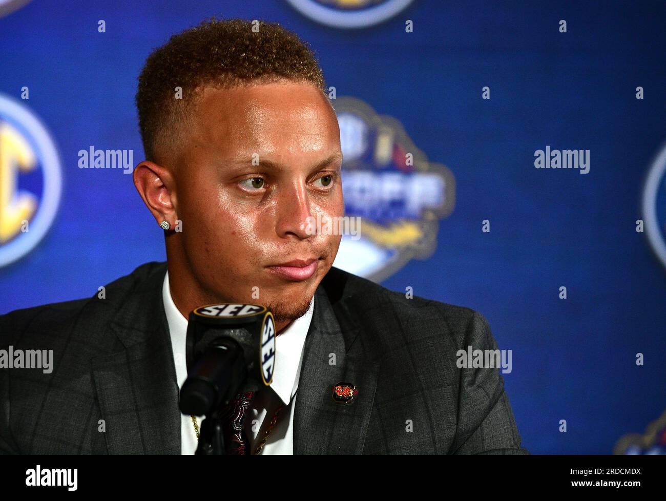 Nashville, Tennessee, USA. 20 luglio 2023. SPENCER RATTLER, il quarto della squadra dei South Carolina Gamecocks, risponde alle domande dei media ai SEC Football Media Days di Nashville. (Immagine di credito: © Camden Hall/ZUMA Press Wire) SOLO USO EDITORIALE! Non per USO commerciale! Foto Stock