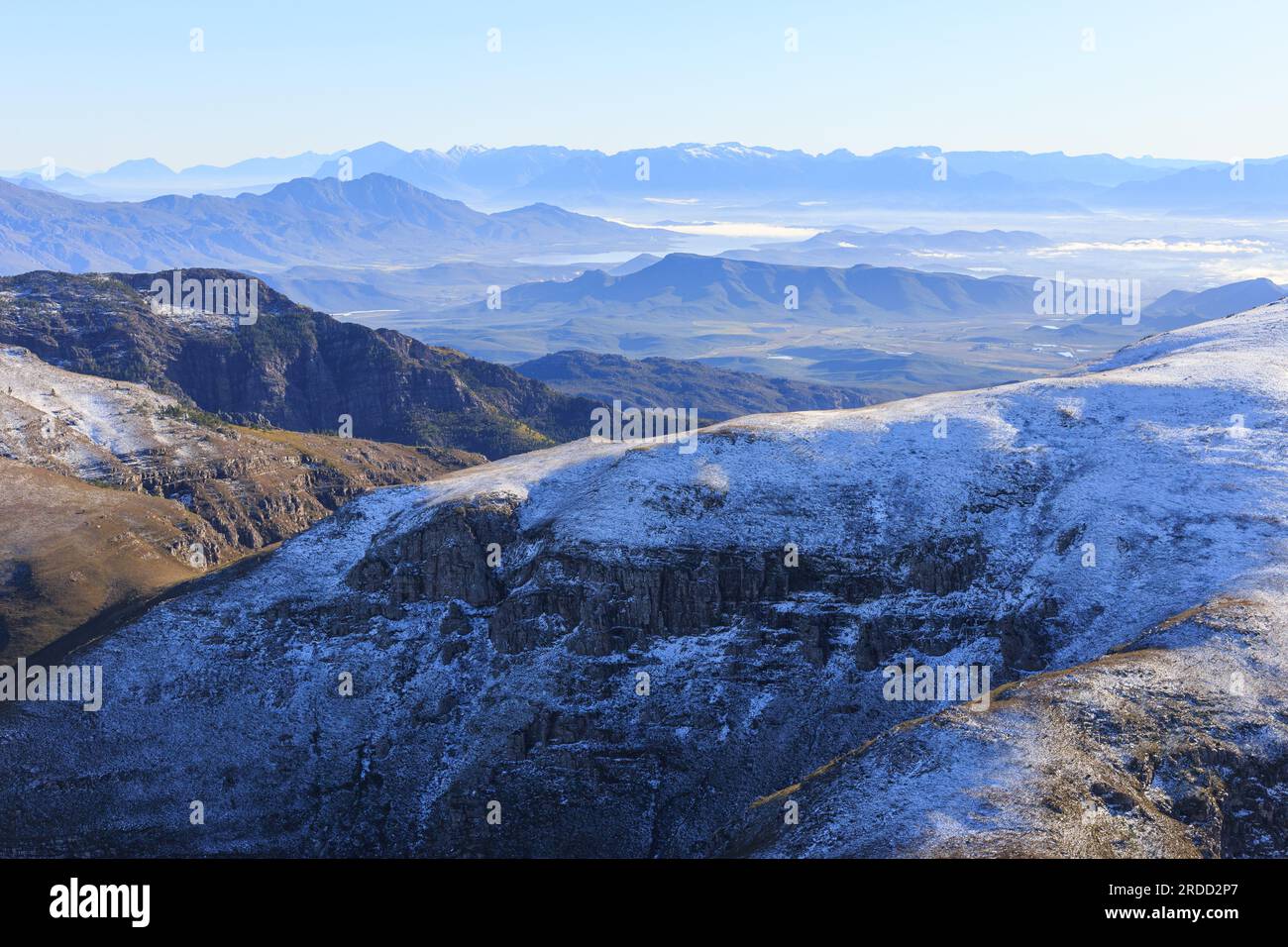 Montagne di Cape Fold, fotografate durante un inverno del luglio 2023. Foto Stock