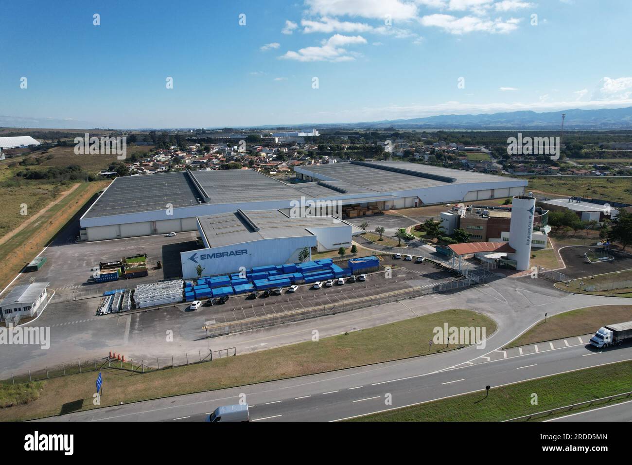 Edificio in cui verrà prodotto EVTOLS di Embraer Eve Air Mobility Foto Stock