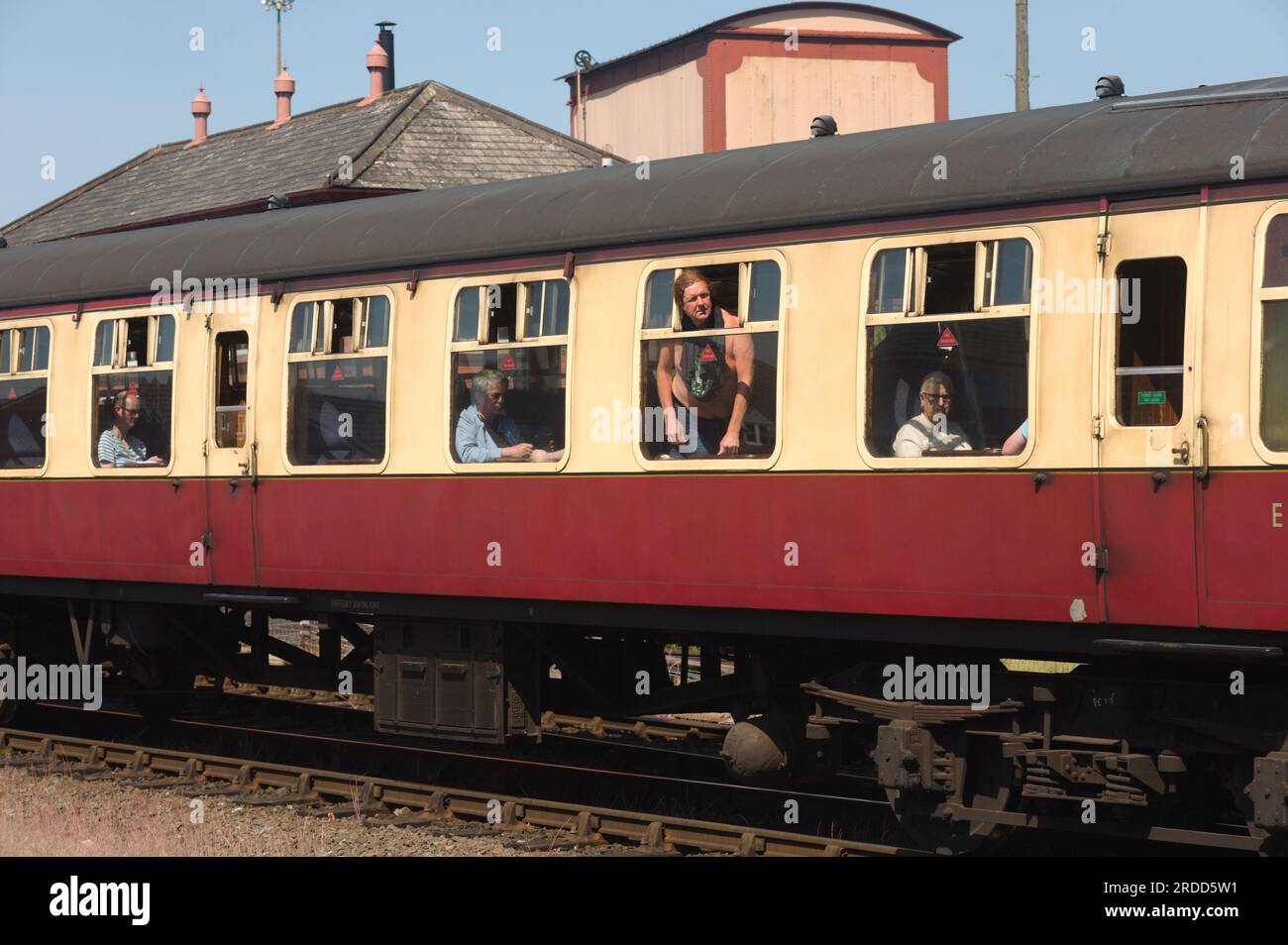 Partenza in carrozza alle 15:30 da Kidderminster sulla ferrovia della valle del Severn Foto Stock