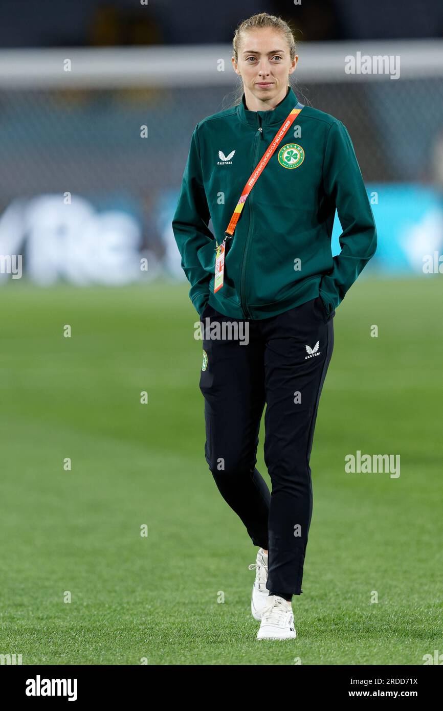 Sydney, Australia. 20 luglio 2023. Megan CONNOLLY, irlandese, ispeziona il campo prima della Coppa del mondo femminile FIFA 2023 tra Australia e Irlanda allo Stadium Australia il 20 luglio 2023 a Sydney, Australia Credit: IOIO IMAGES/Alamy Live News Foto Stock