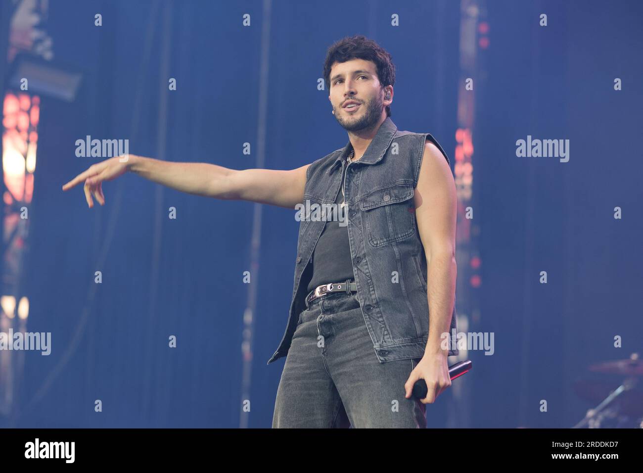 La cantante colombiana Sebastián Yatra si esibisce durante il concerto del festival OMG! LaLiga Music Experience Live at Madrid Wanda Metropolitan Stadium, 17 giugno 2023 Spagna con: Sebastián Yatra dove: Madrid, Spagna quando: 17 giugno 2023 credito: Oscar Gonzalez/WENN Foto Stock