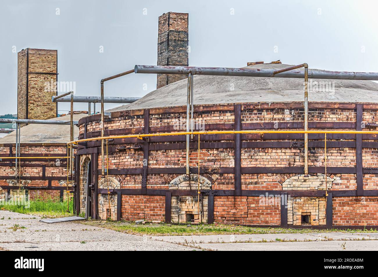 Forni abbandonati utilizzati per la fabbricazione di mattoni a Claybank, SK Foto Stock
