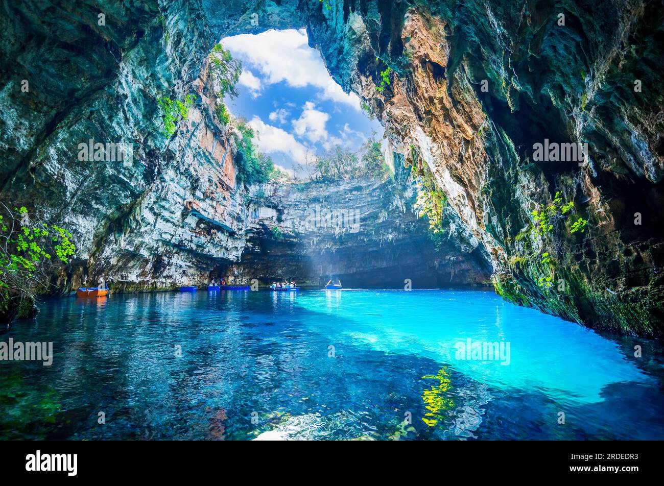 Melissani Cave, Cefalonia, Grecia. Nella mitologia greca, Melisani era la grotta delle Ninfe. Isole greche. Foto Stock