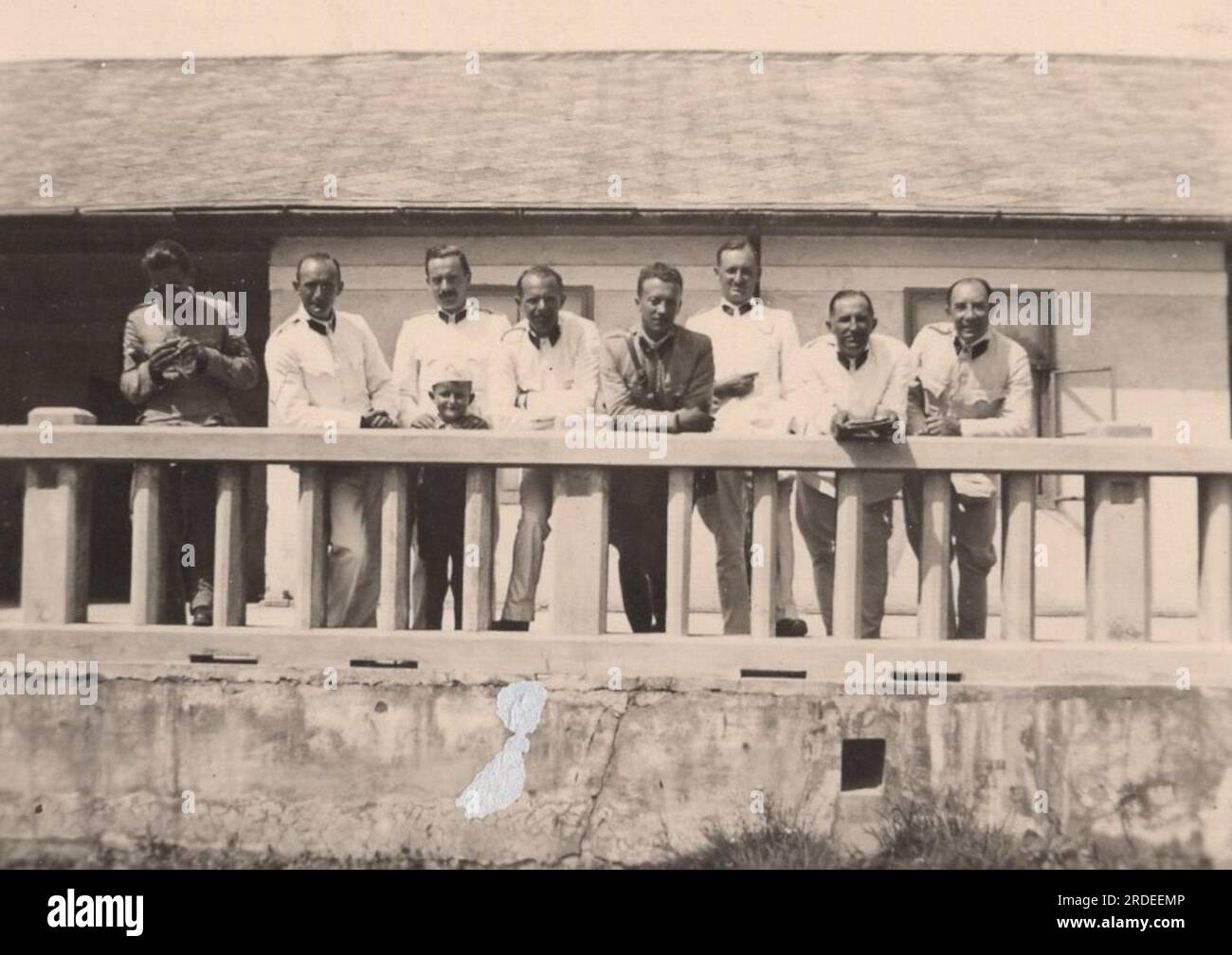 Foto d'epoca sugli ufficiali dell'impero austro-ungarico. Hanno una bella uniforme bianca degli anni '1910 Foto Stock