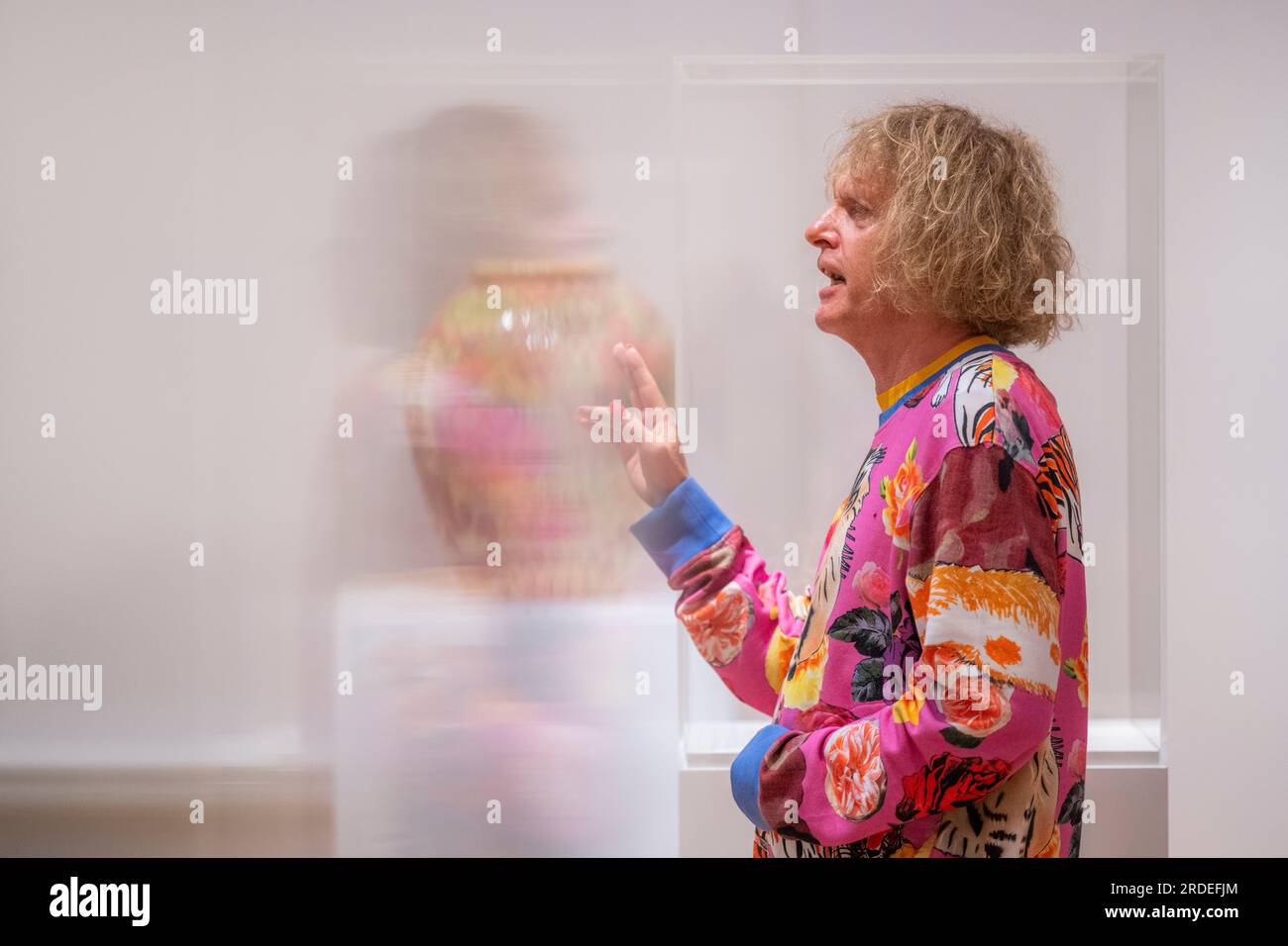 Royal Scottish Academy, National Galleries of, UK. 20 luglio 2023. Edimburgo. Sir Grayson Perry, raffigurato come la sua mostra Smash Hits viene lanciata alla Royal Scottish Academy al Mound di Edimburgo, in Scozia. La più grande mostra di sempre del lavoro di Sir Grayson Perry, che copre i suoi 40 anni di carriera. Foto: phil wilkinson/Alamy Live News Foto Stock