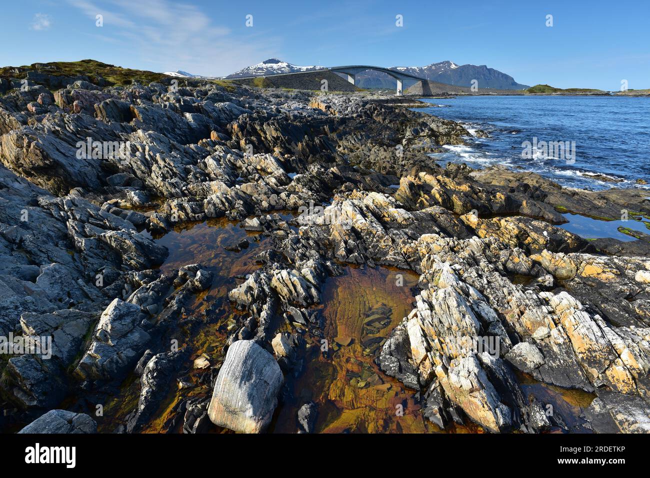 Paesaggio dell'arcipelago sulla strada atlantica in Norvegia Foto Stock